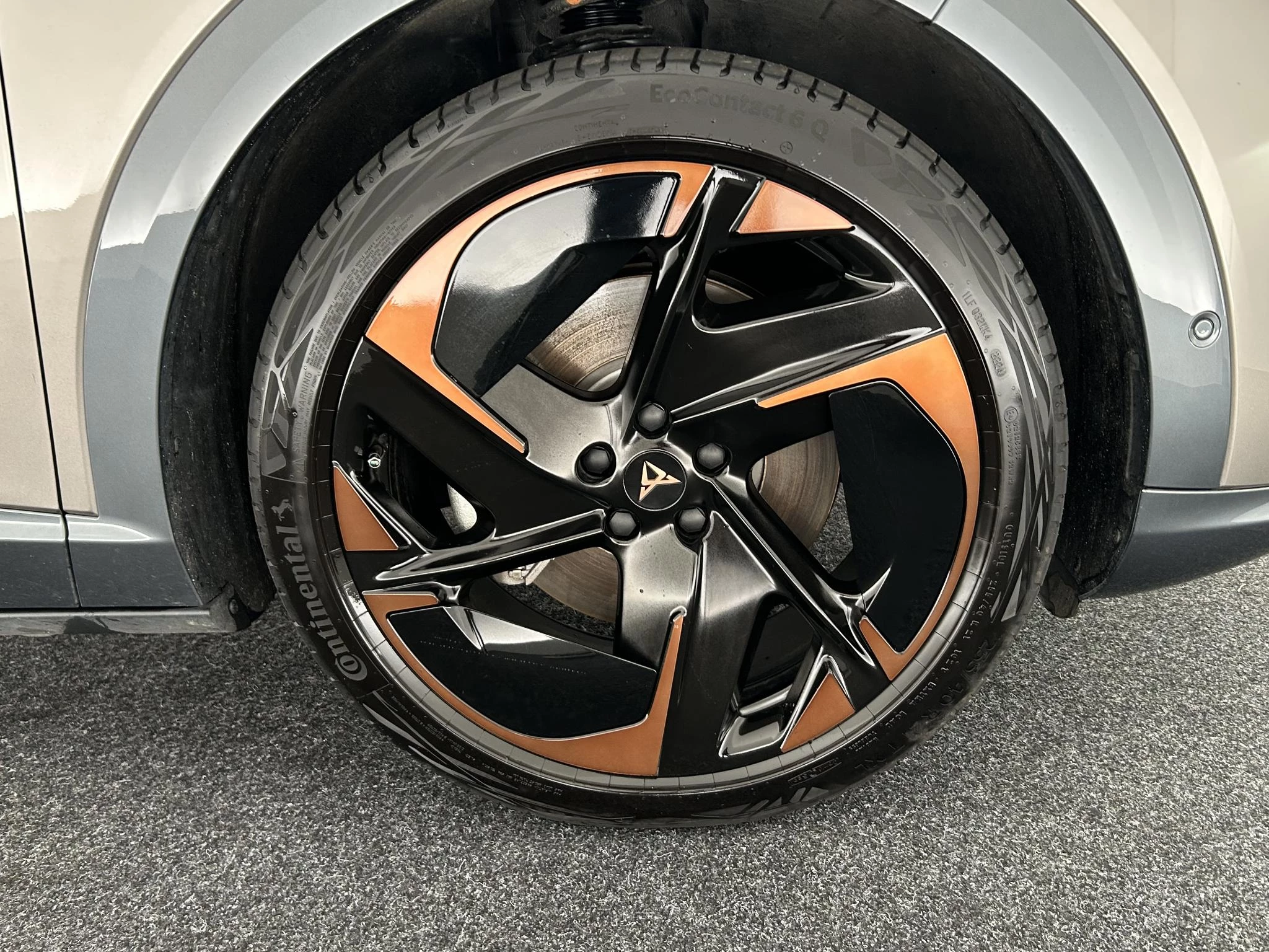 Hoofdafbeelding CUPRA Tavascan