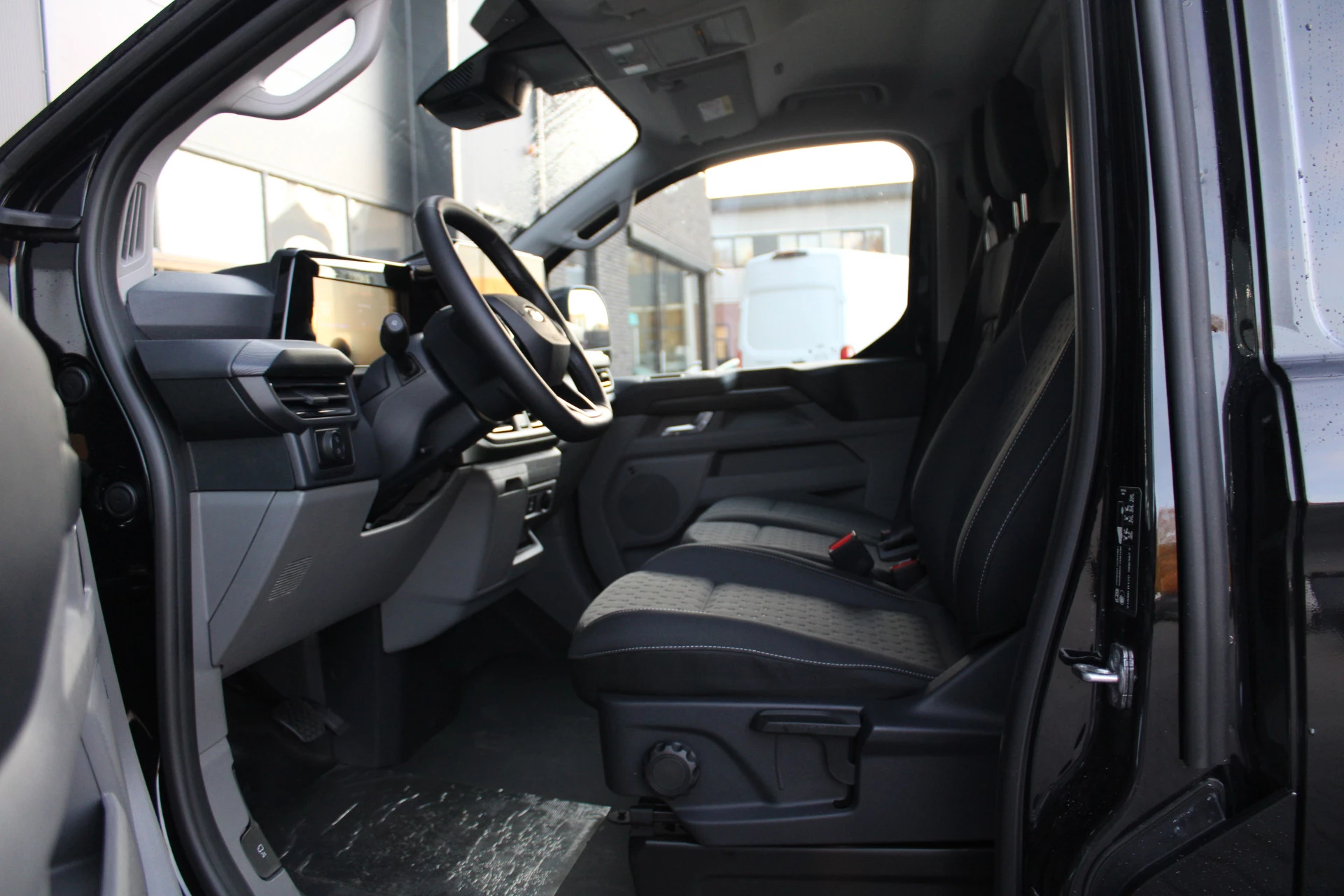 Hoofdafbeelding Ford E-Transit Custom