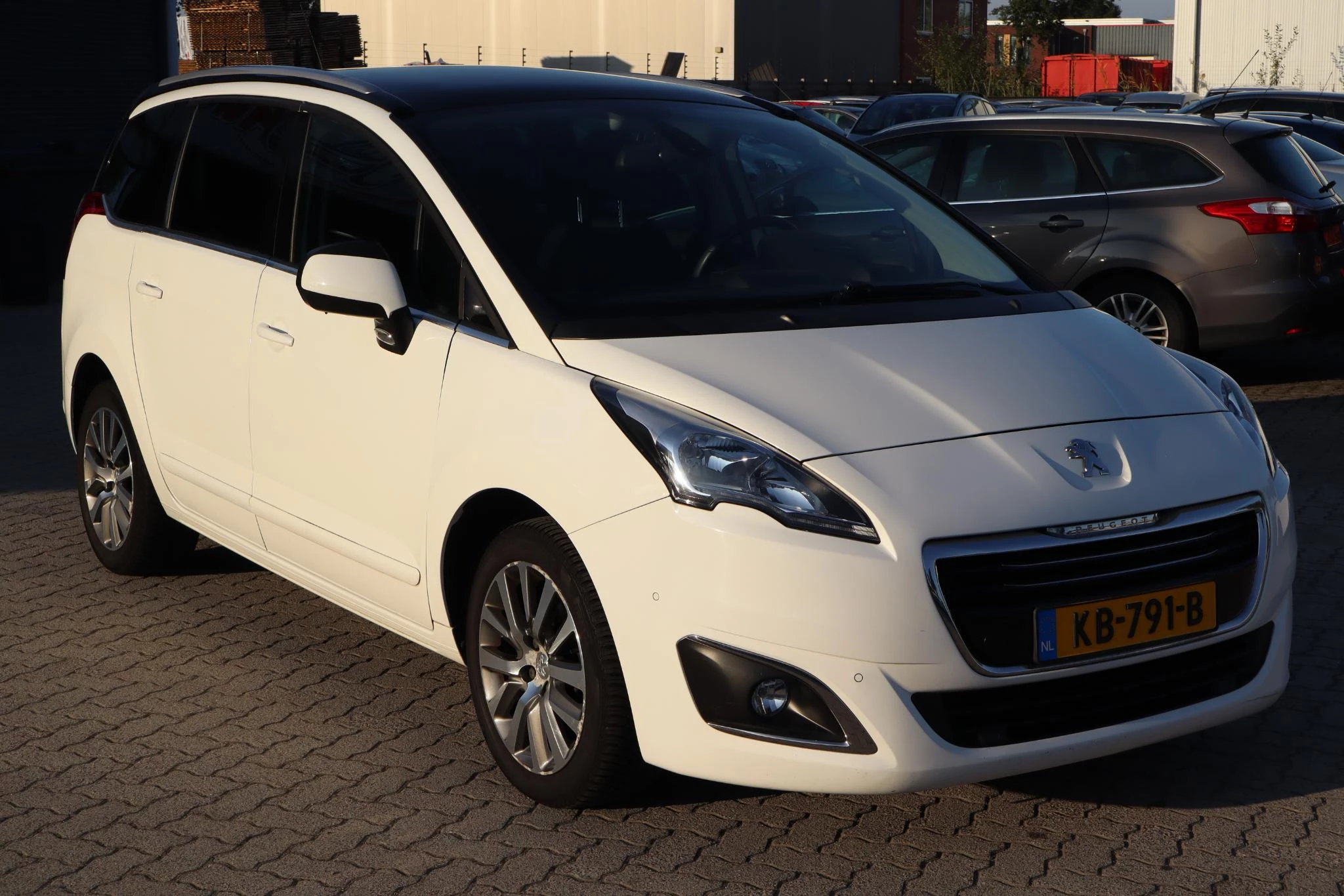 Hoofdafbeelding Peugeot 5008