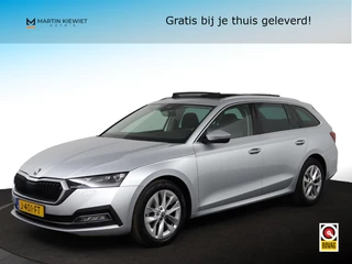 Hoofdafbeelding Škoda Octavia Skoda Octavia Combi 1.5 TSI First Edition|Pano|HUD|ACC|LED|Trekhaak