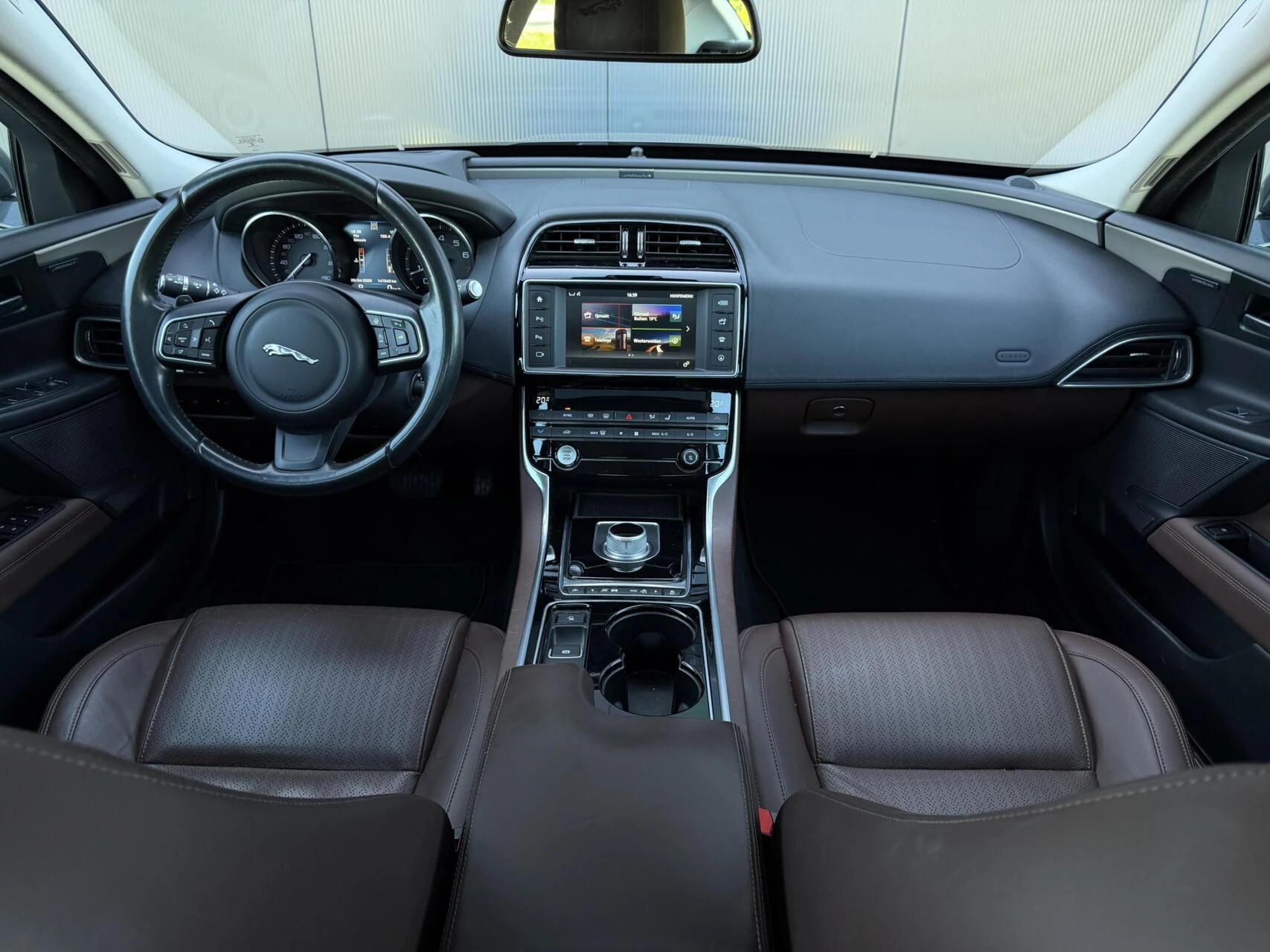 Hoofdafbeelding Jaguar XE