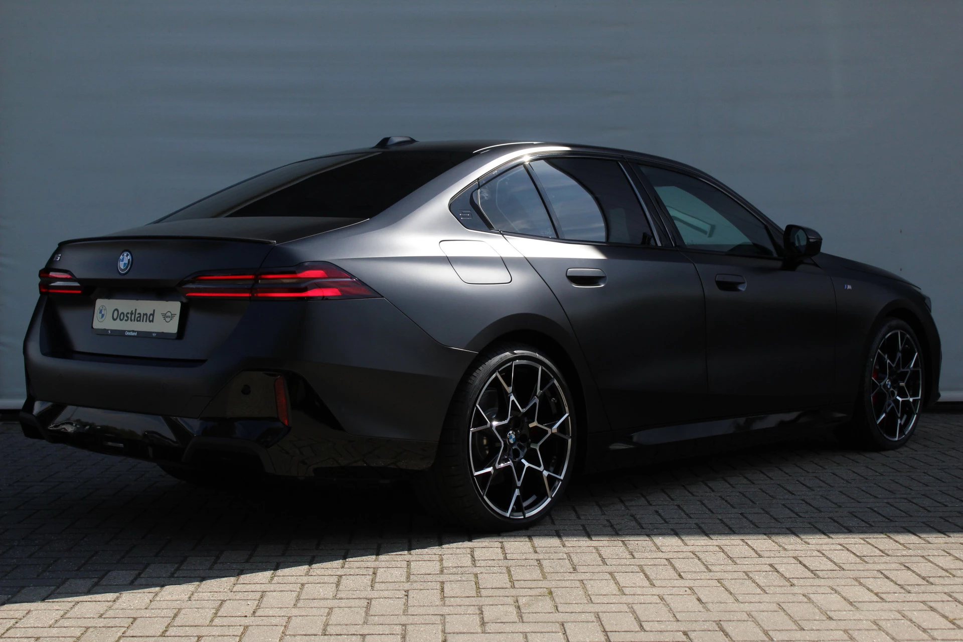Hoofdafbeelding BMW i5