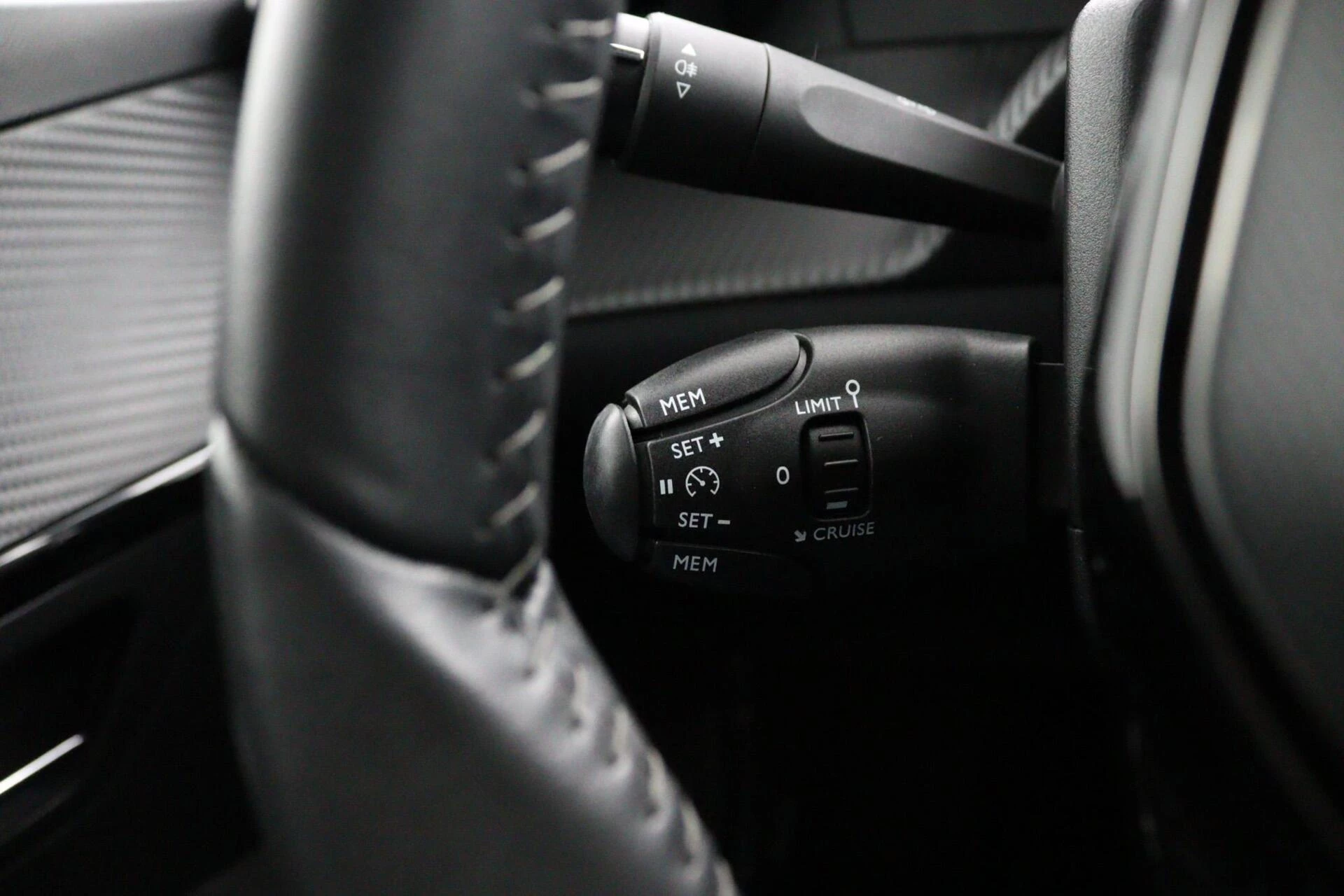 Hoofdafbeelding Peugeot e-208