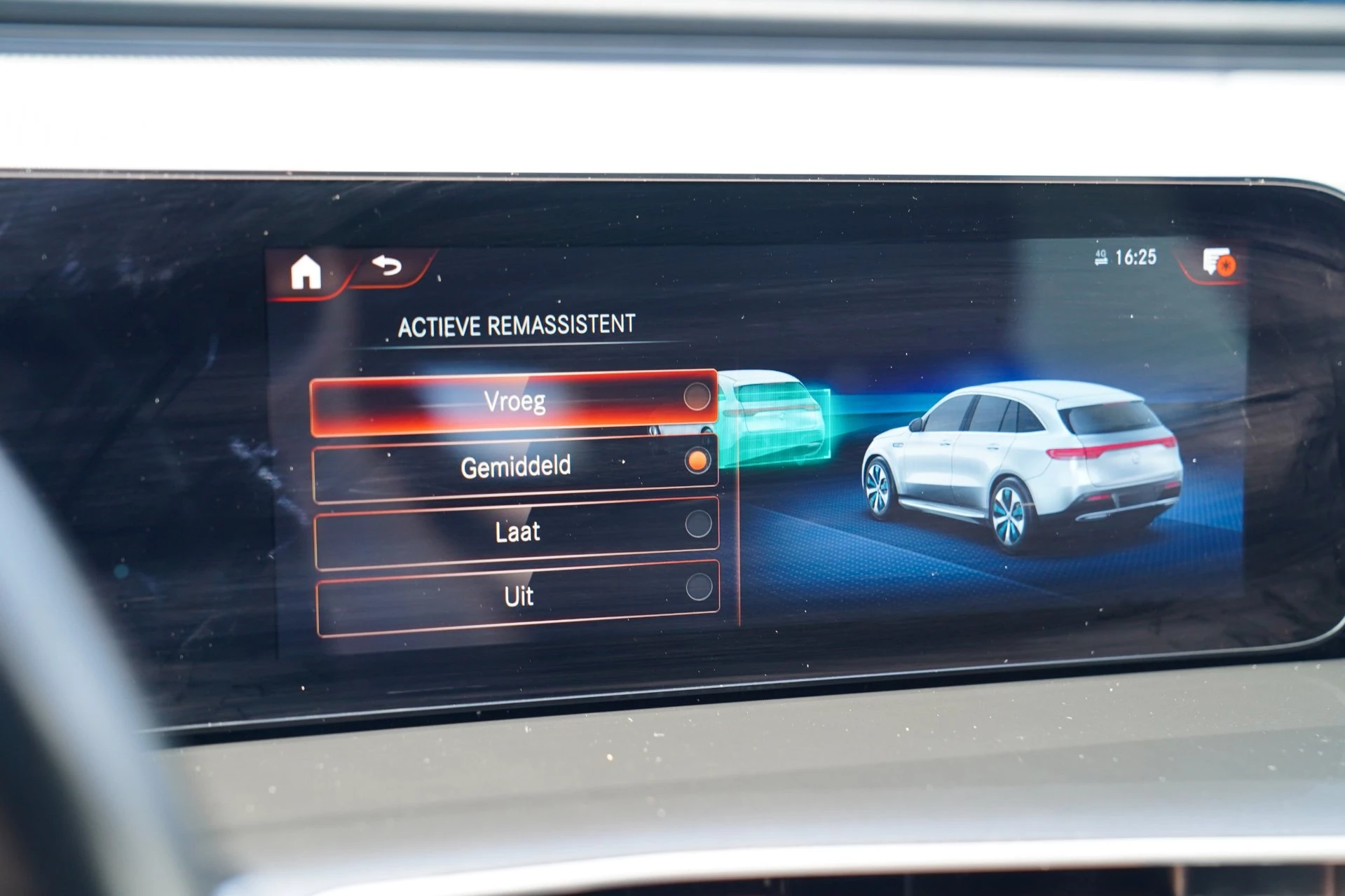 Hoofdafbeelding Mercedes-Benz EQC