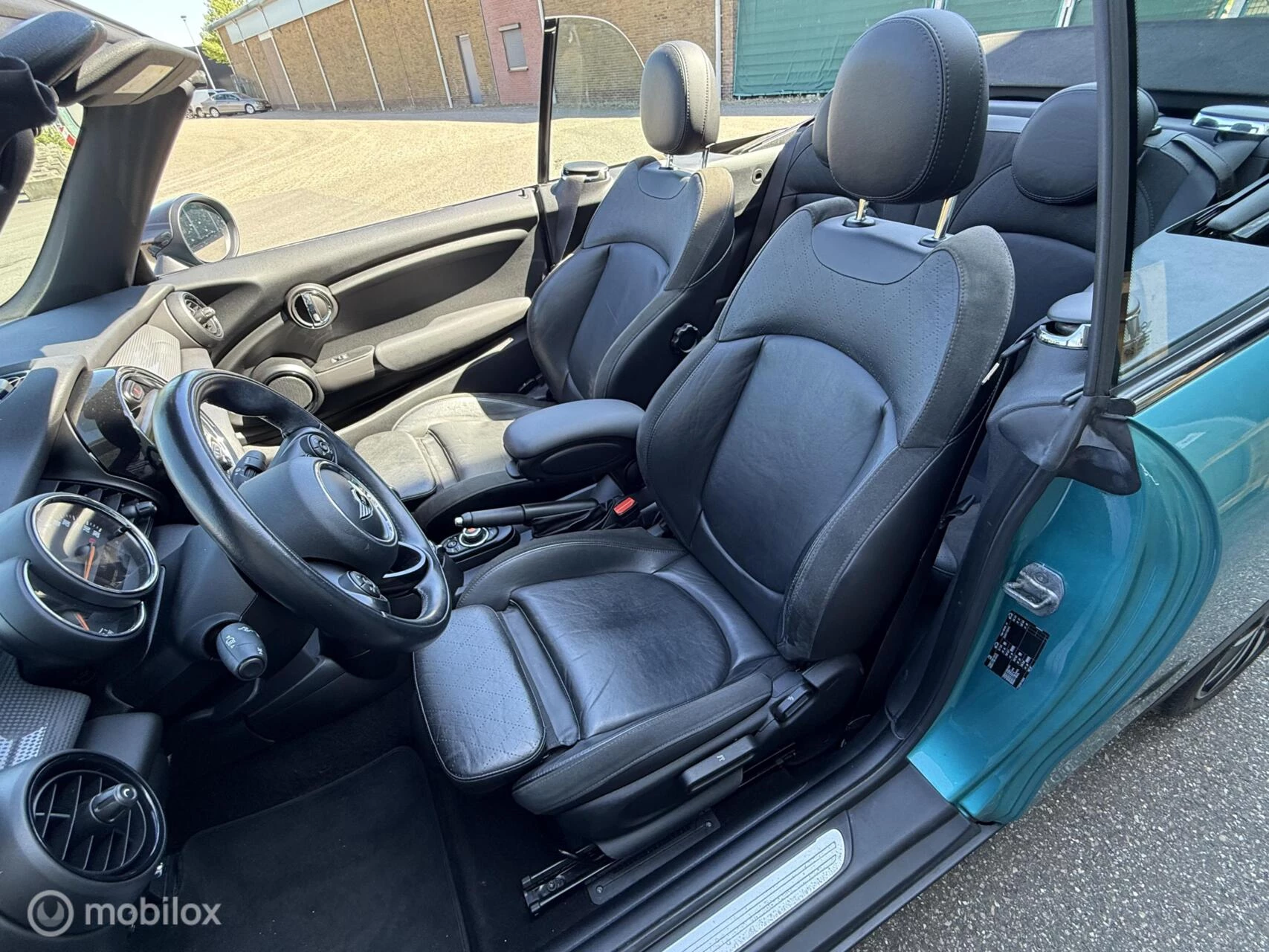 Hoofdafbeelding MINI Cabrio