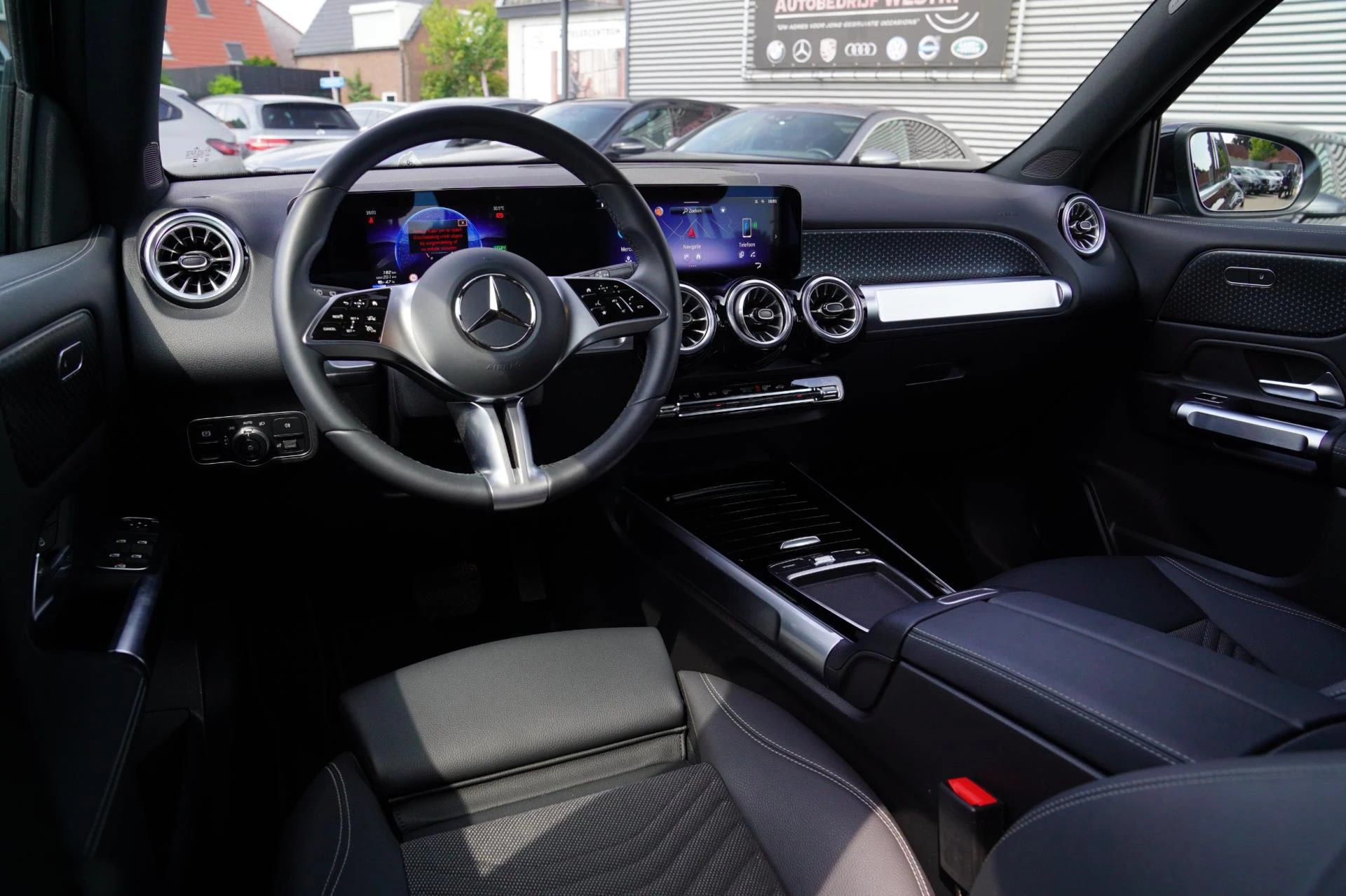 Hoofdafbeelding Mercedes-Benz EQB