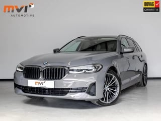 BMW 5-serie Touring 520d Business edition / 163pk / Panoramadak / Trekhaak / Apple Carplay