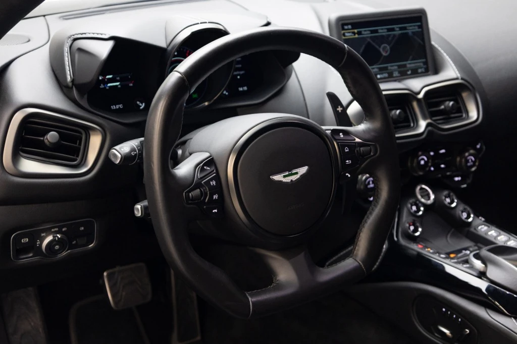 Hoofdafbeelding Aston Martin V8 Vantage