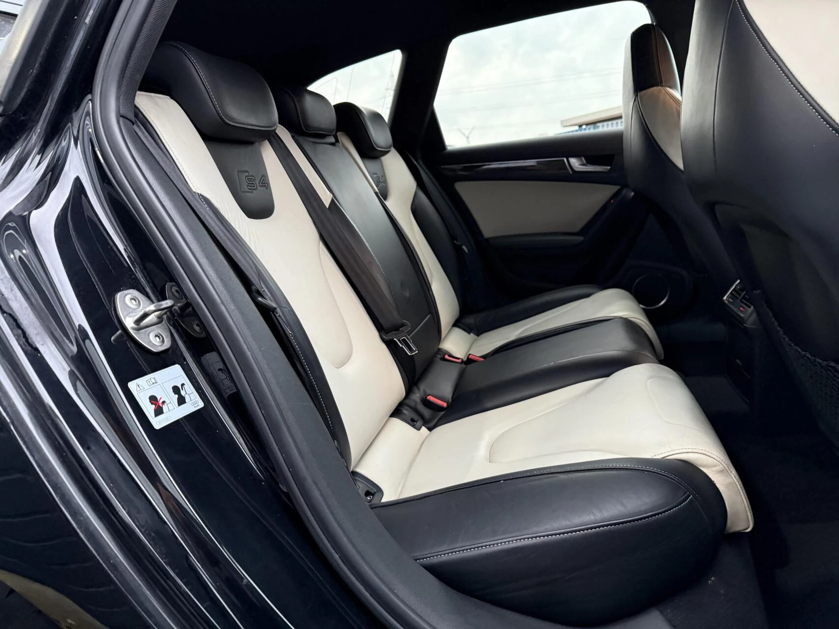 Hoofdafbeelding Audi S4