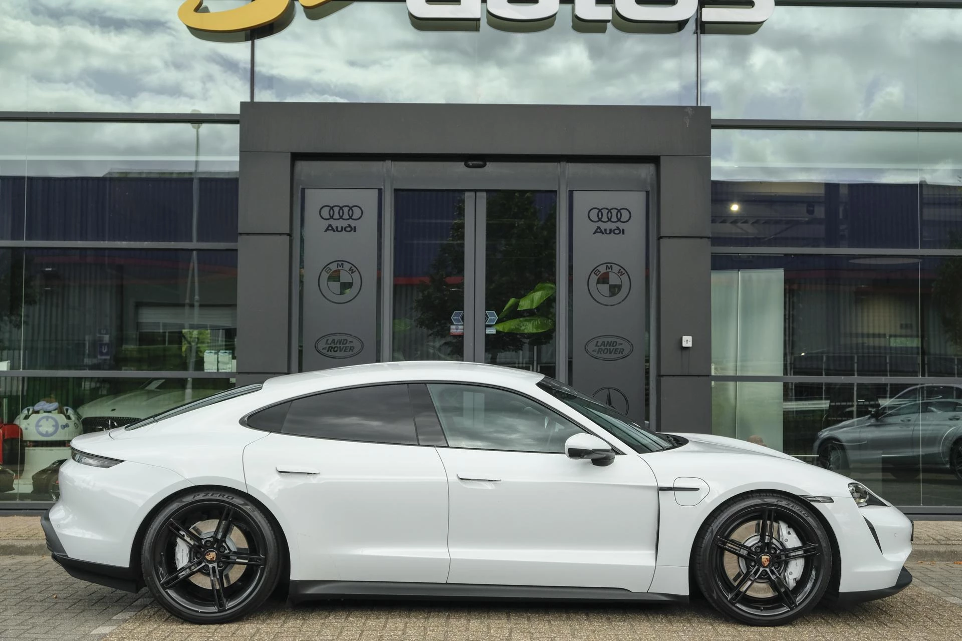 Hoofdafbeelding Porsche Taycan
