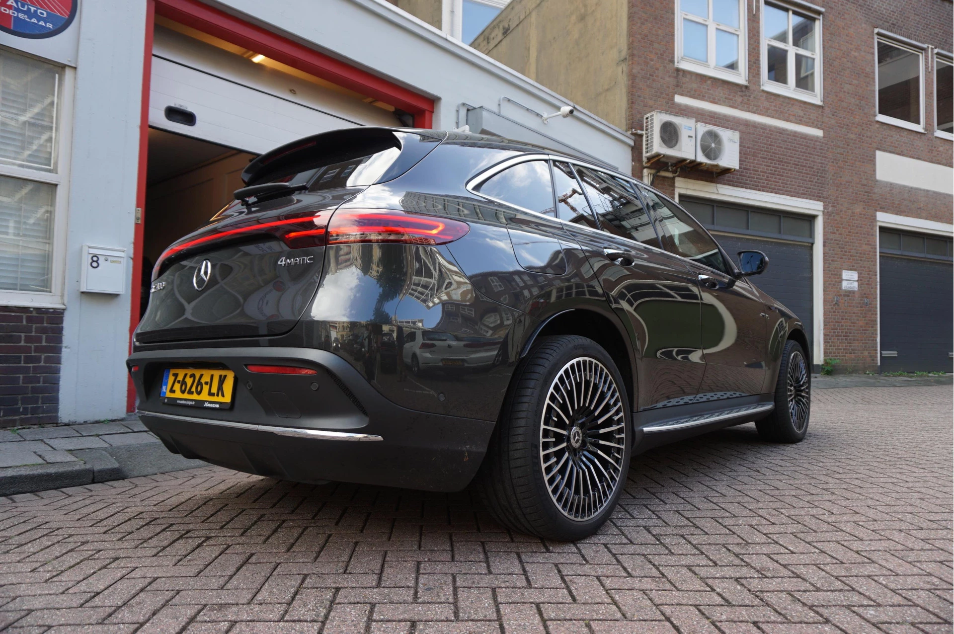 Hoofdafbeelding Mercedes-Benz EQC