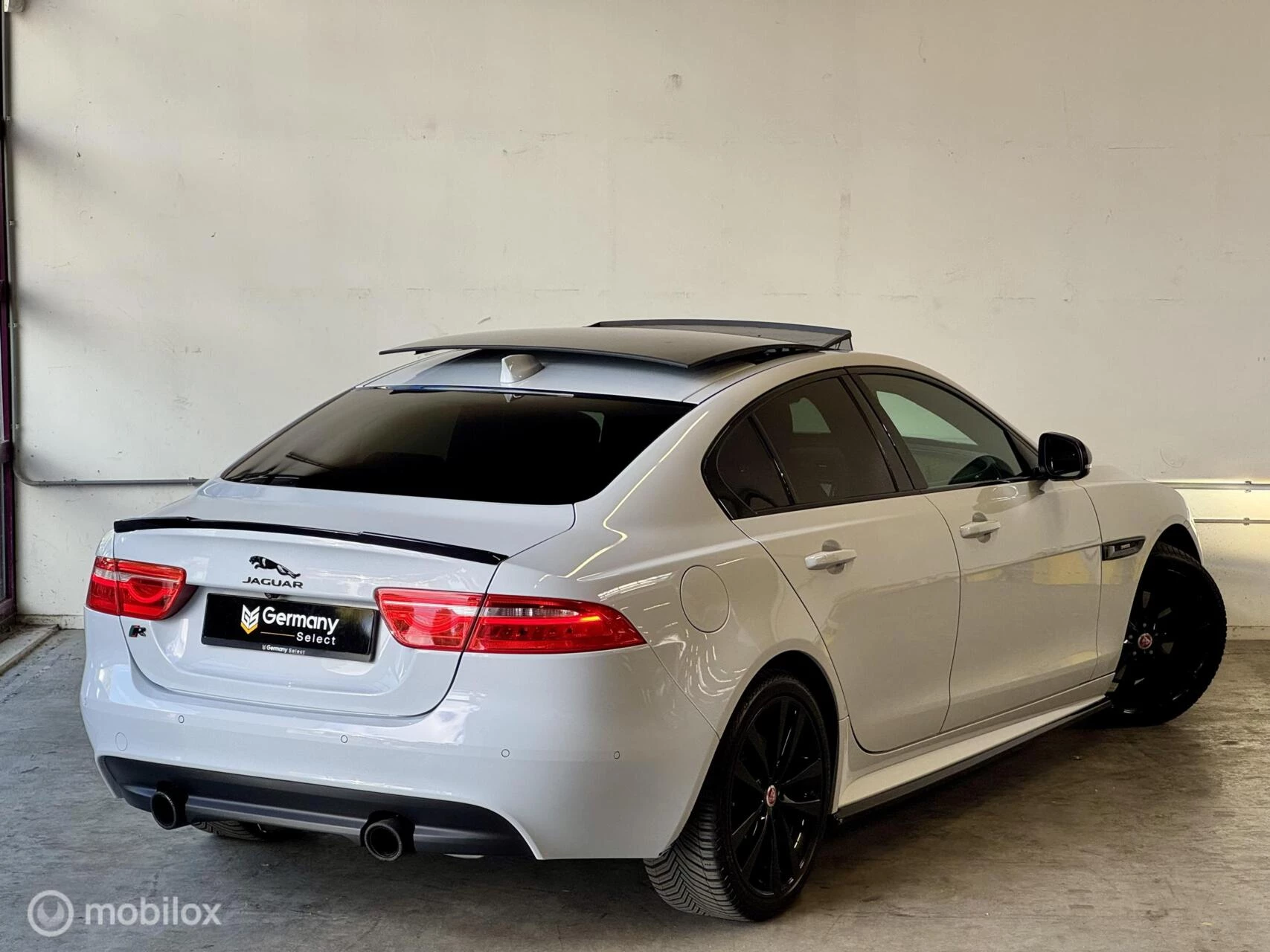 Hoofdafbeelding Jaguar XE