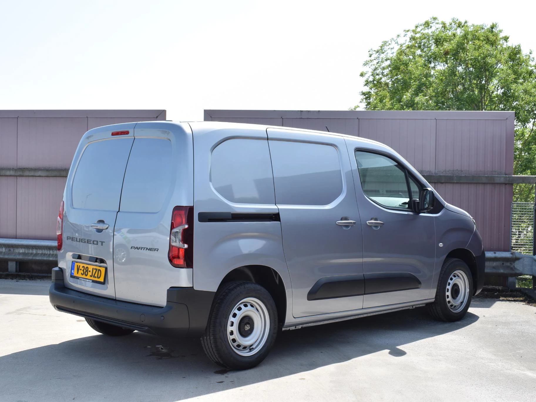 Hoofdafbeelding Peugeot Partner