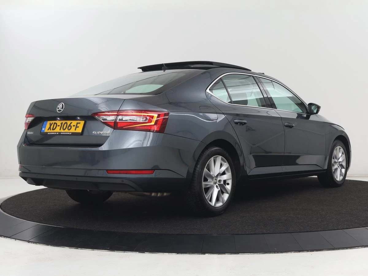 Hoofdafbeelding Škoda Superb
