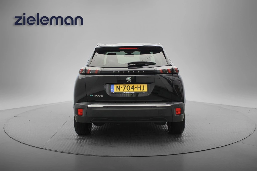 Hoofdafbeelding Peugeot e-2008