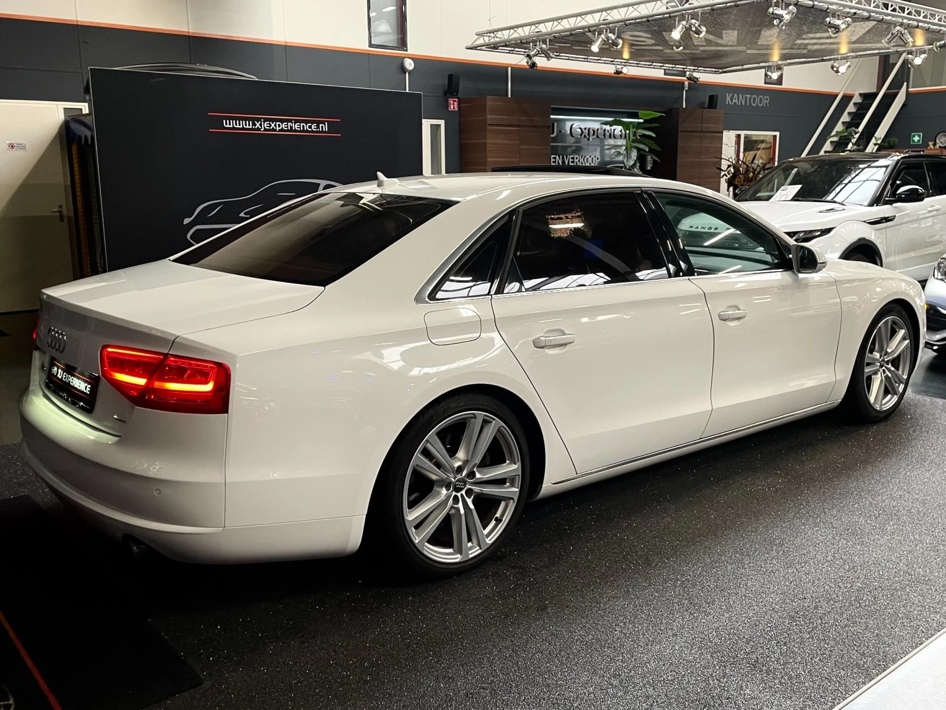 Hoofdafbeelding Audi A8