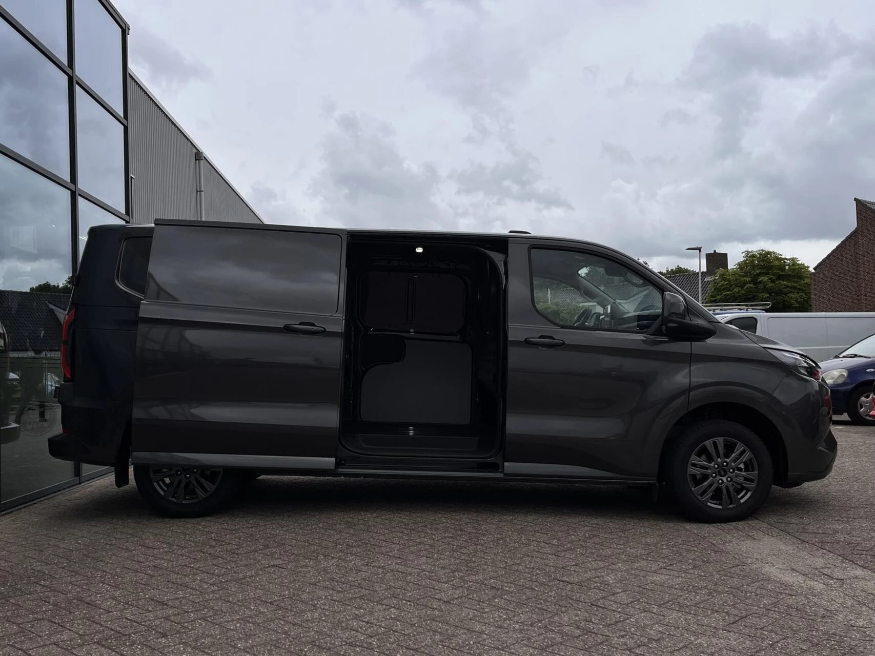 Hoofdafbeelding Ford E-Transit Custom