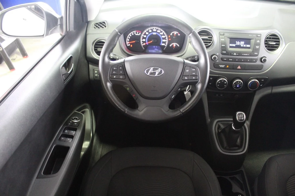 Hoofdafbeelding Hyundai i10