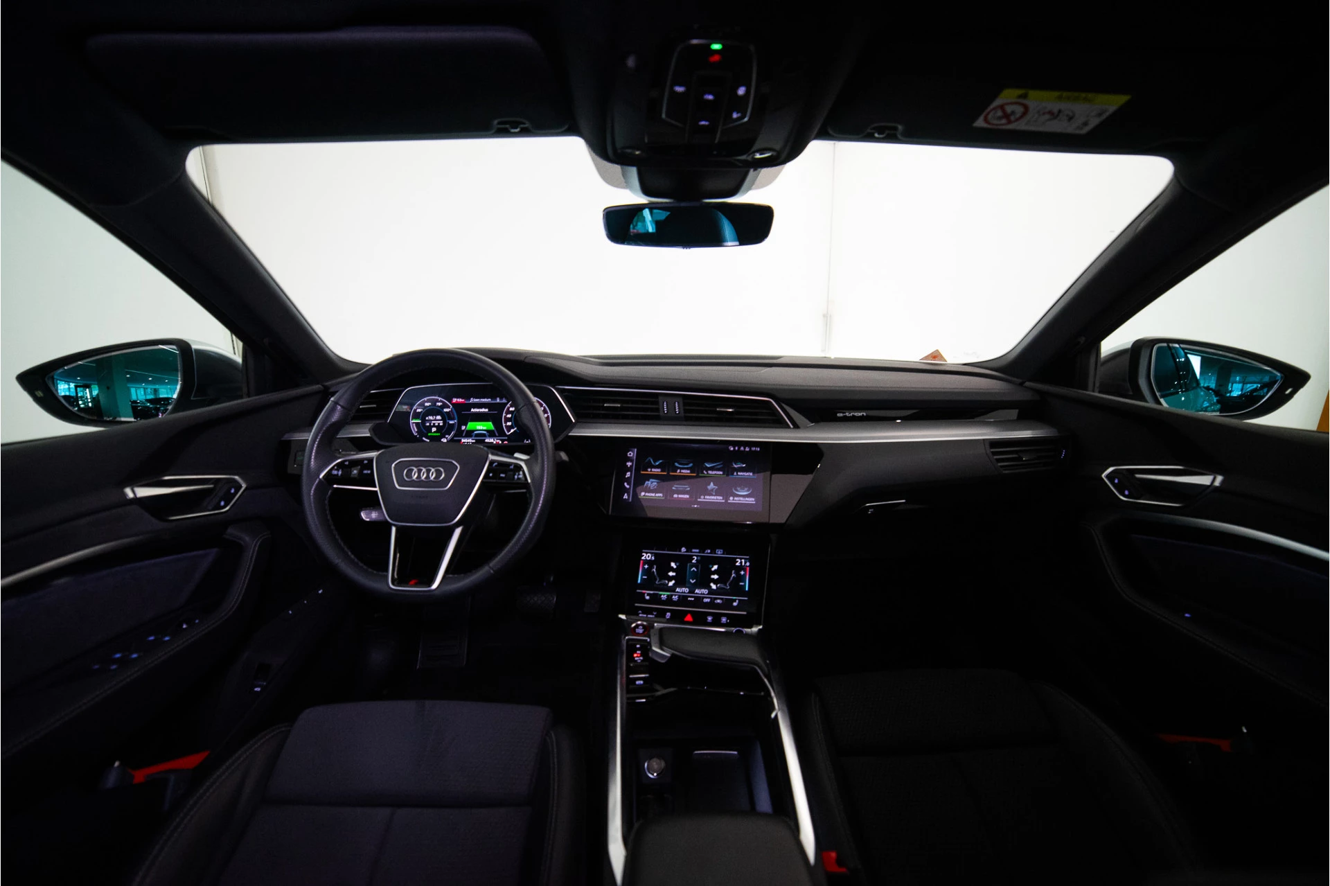 Hoofdafbeelding Audi e-tron