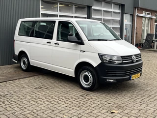 Volkswagen Transporter Kombi 2.0 TDI L1H1 BTW EN BPM VRIJ!! Euro 6 Airco Cruise controle 8-Persoons Automaat Parkeersensoren voor en achter Telefoonverbinding Ex overheid! 1e eigenaar