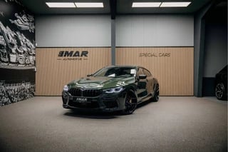 Hoofdafbeelding BMW M8 BMW M8 Gran Coupé Competition M8 22 inch Vossen | B&W |  Malachitgrun metallic | 