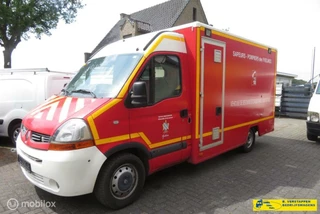 Renault Master 2.5 DCI 150 ZIEKENAUTO