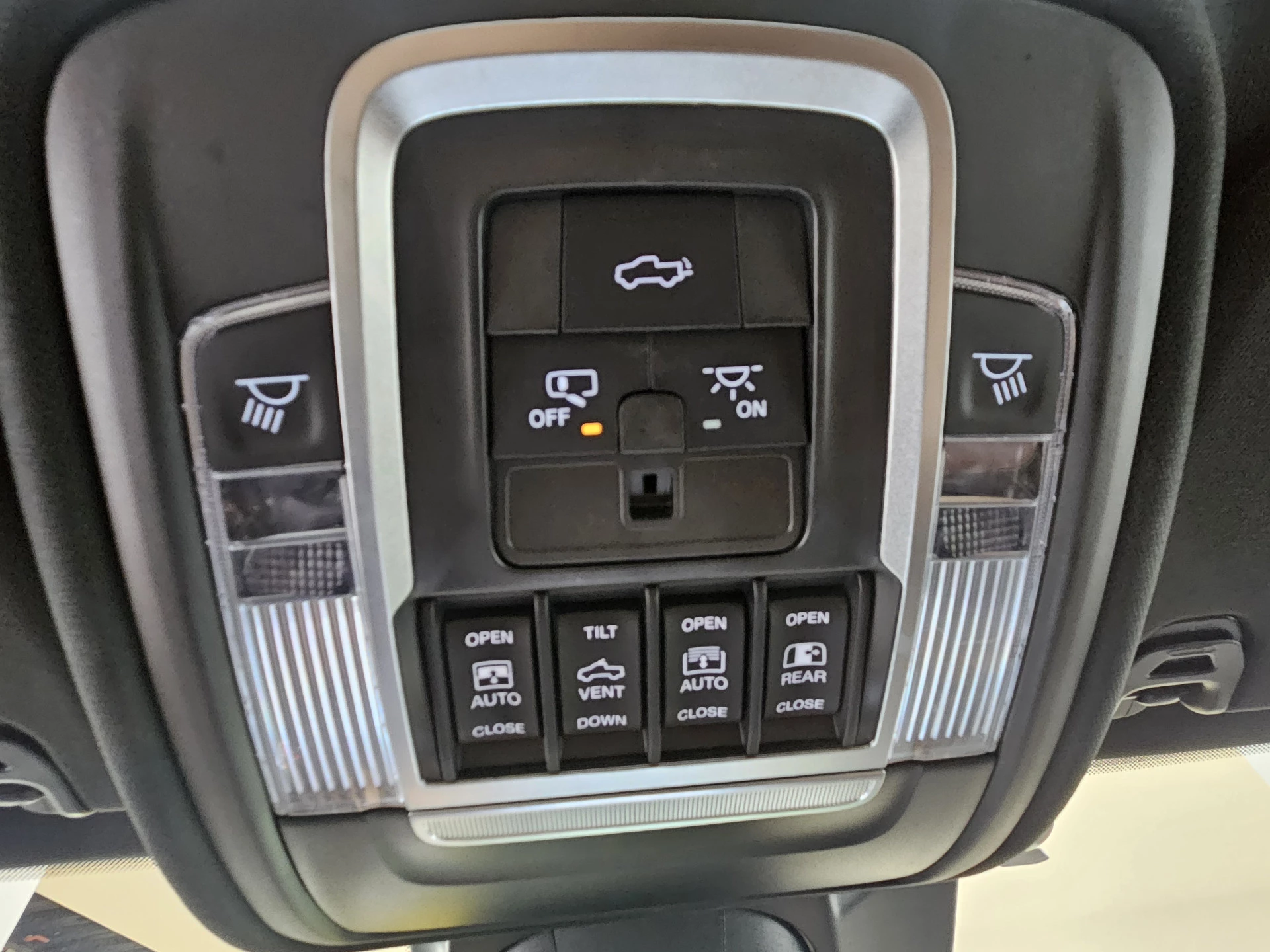 Hoofdafbeelding Dodge Ram Van