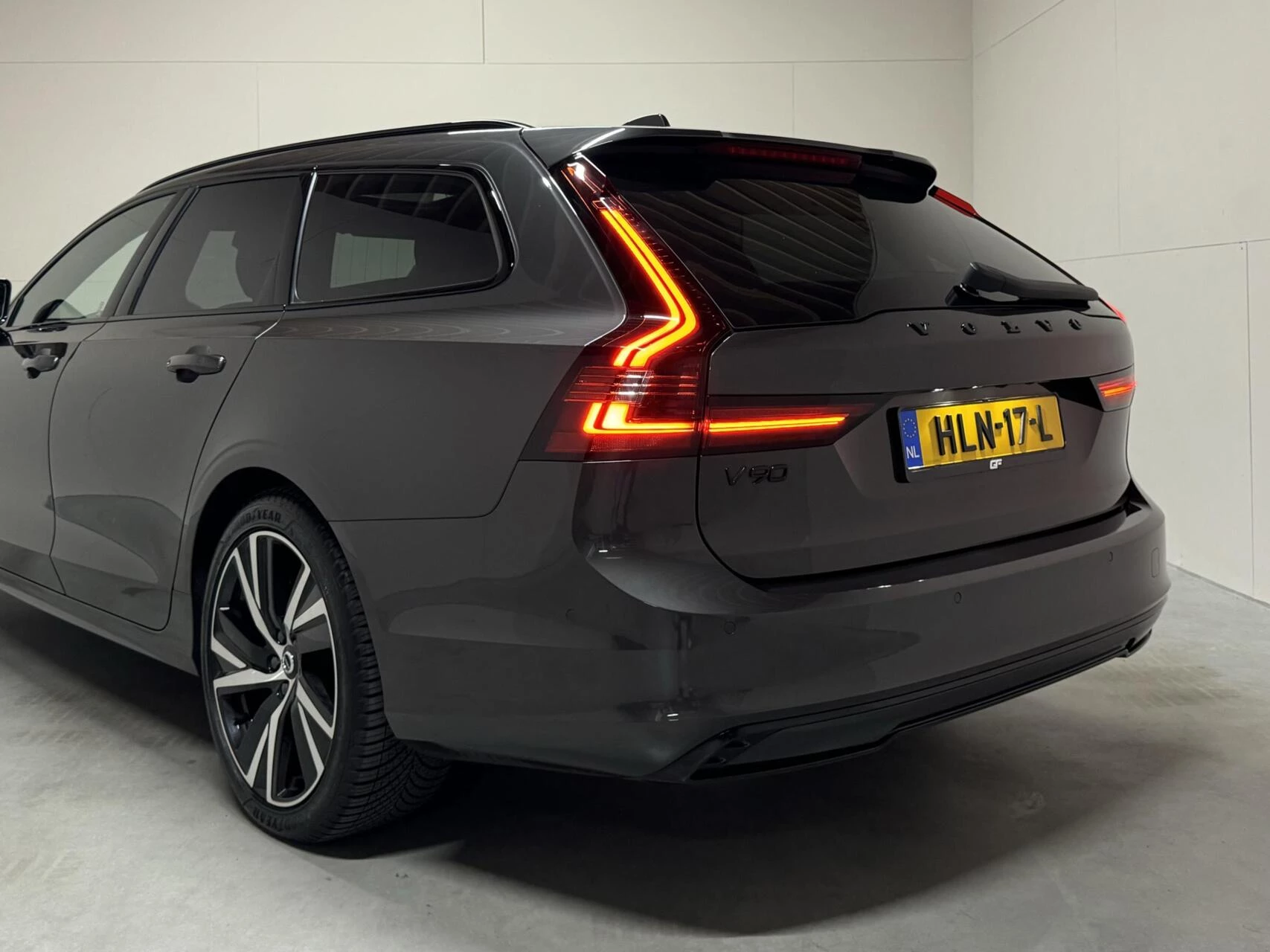 Hoofdafbeelding Volvo V90