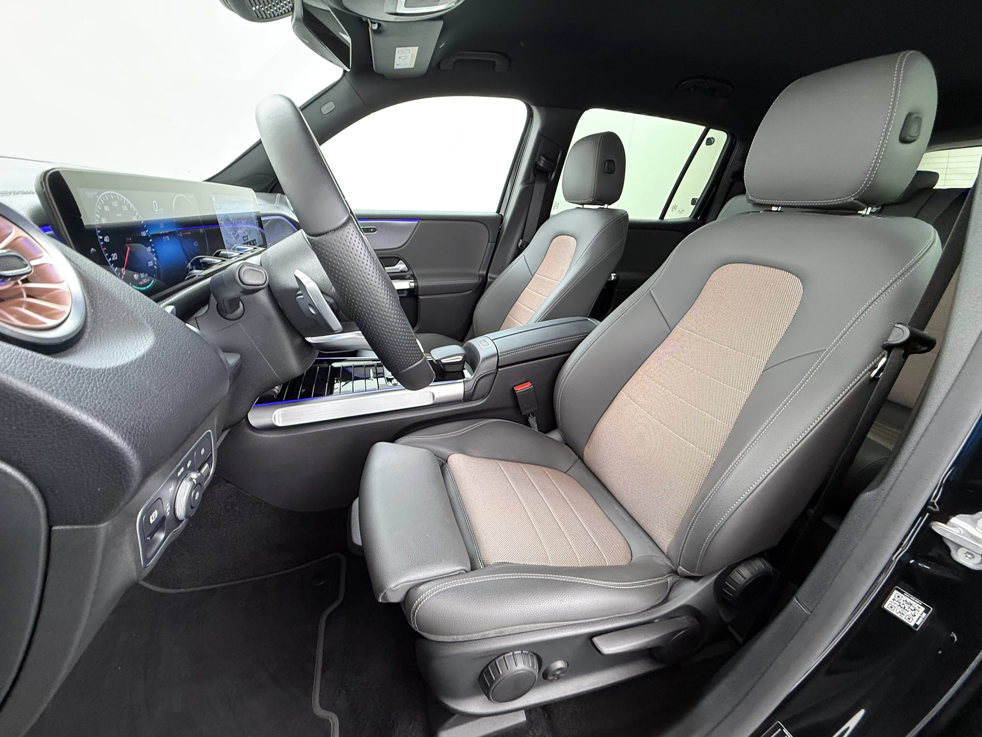 Hoofdafbeelding Mercedes-Benz EQB