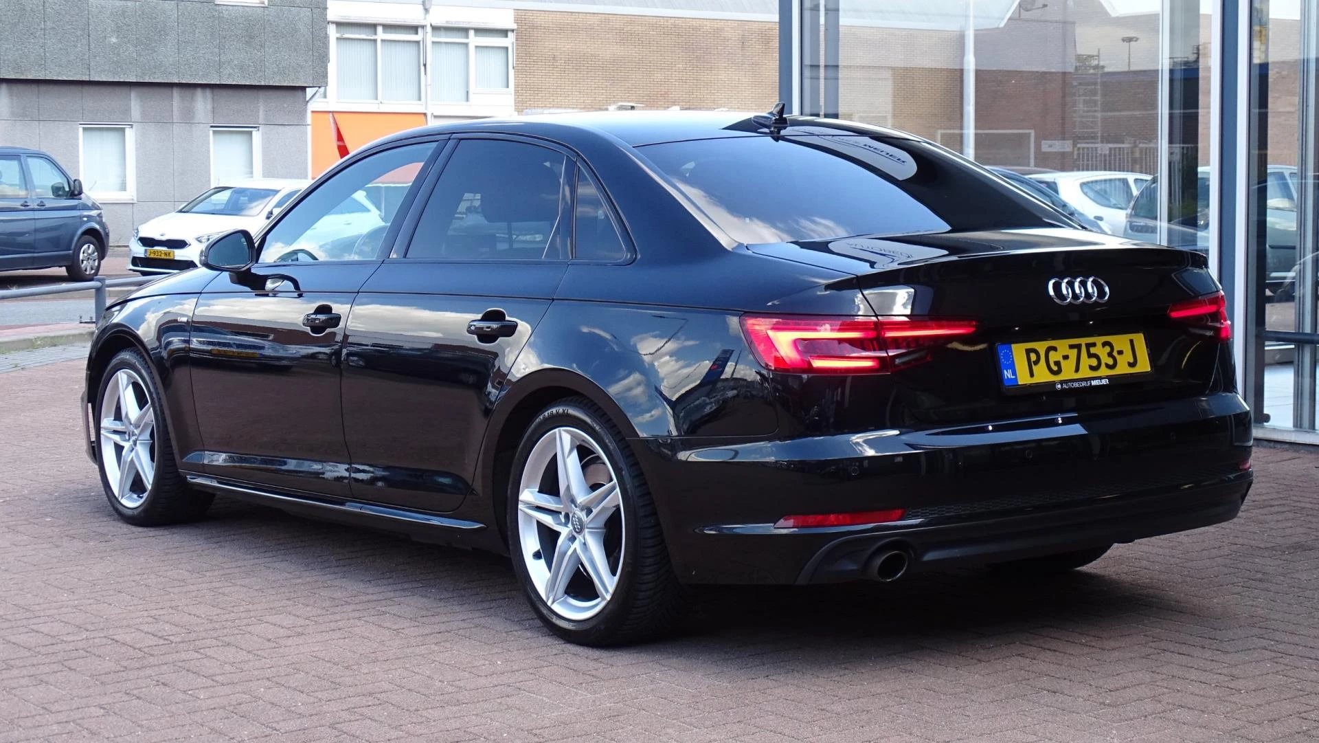 Hoofdafbeelding Audi A4