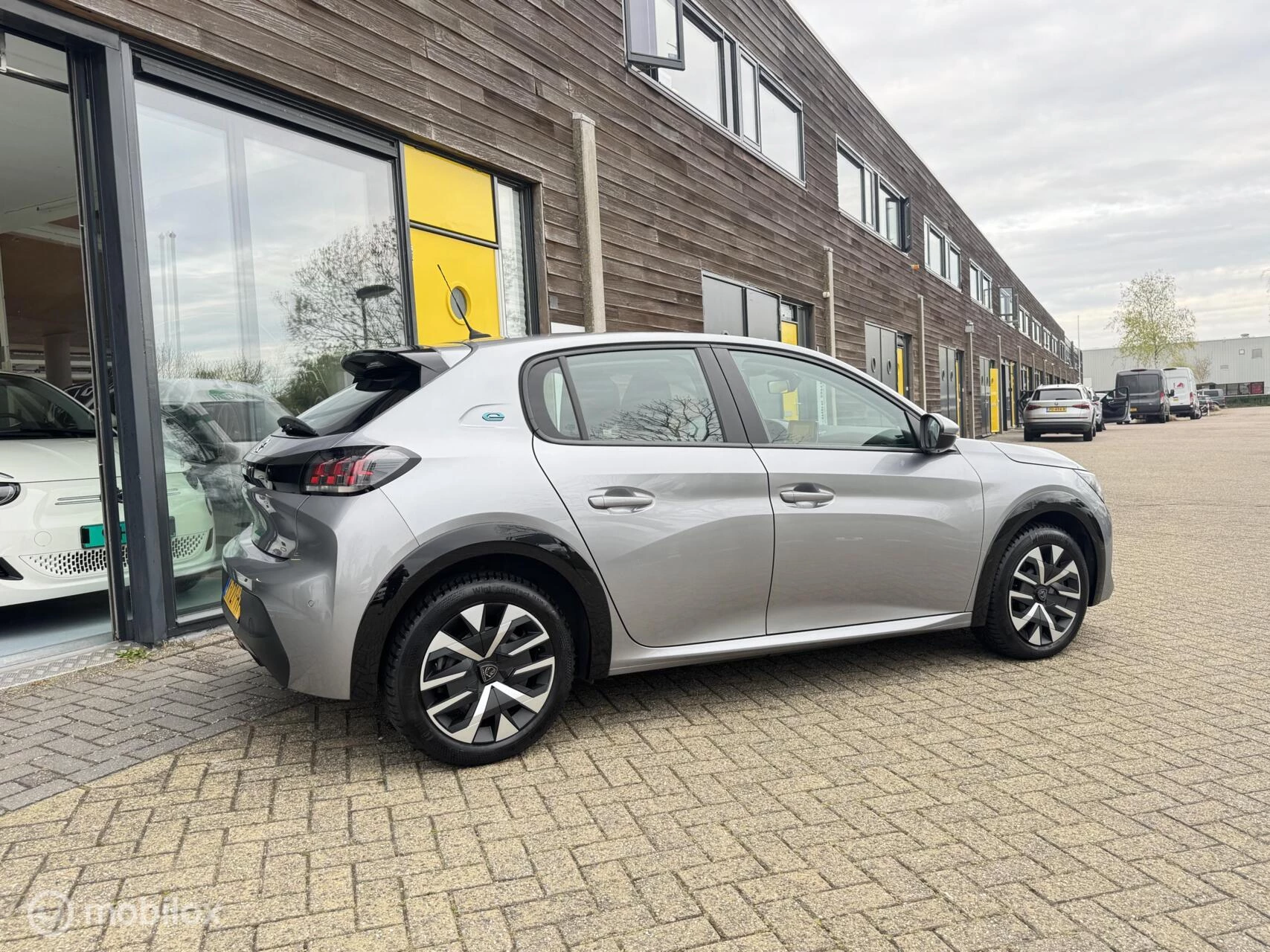 Hoofdafbeelding Peugeot e-208