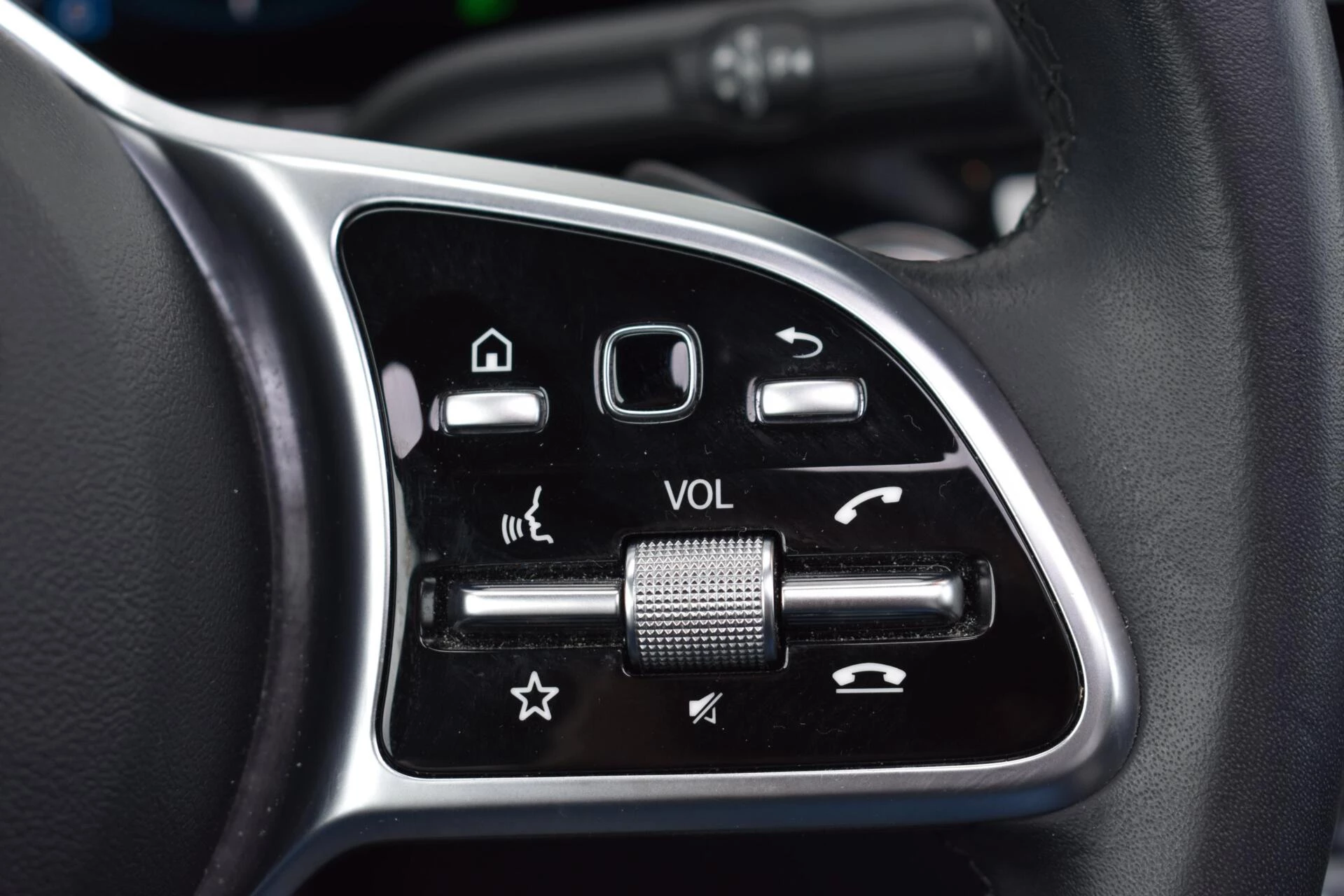 Hoofdafbeelding Mercedes-Benz EQA