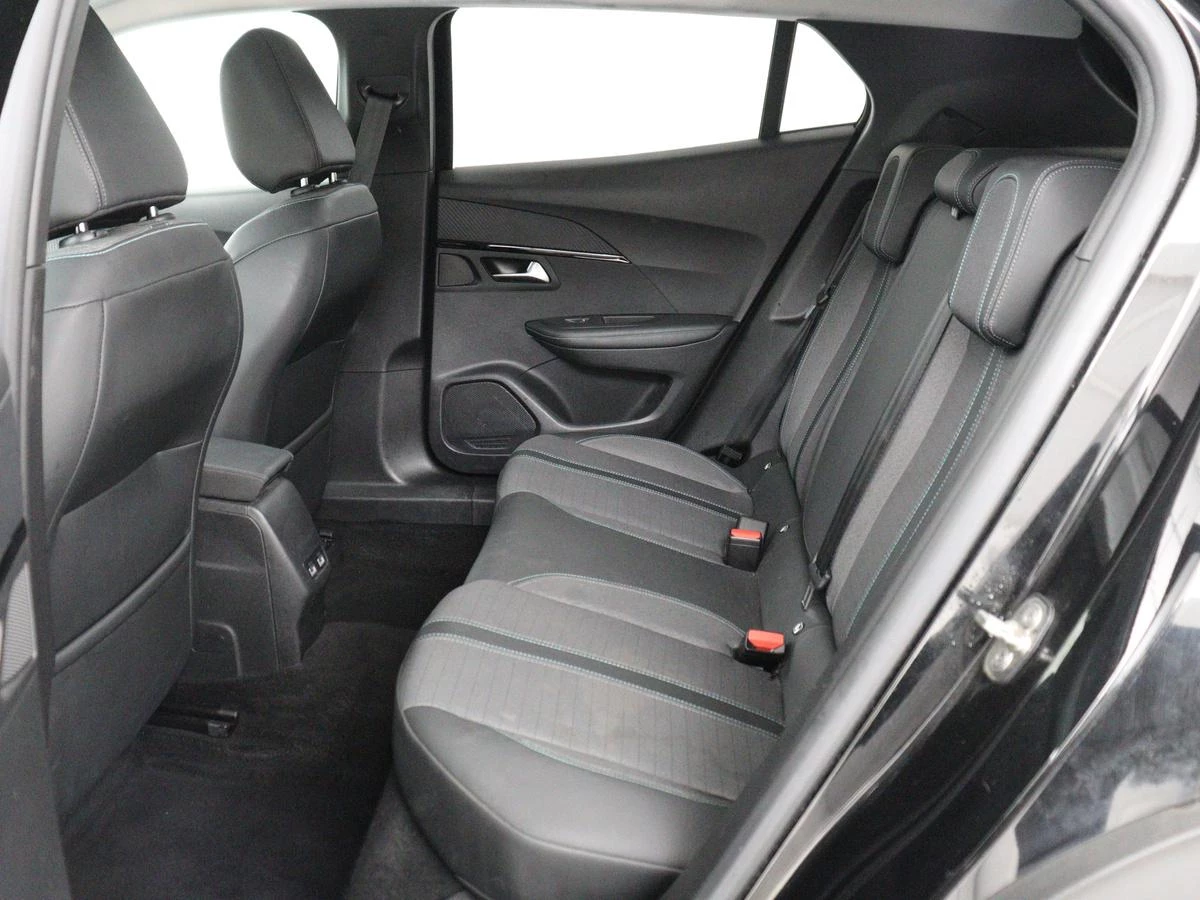 Hoofdafbeelding Peugeot e-2008