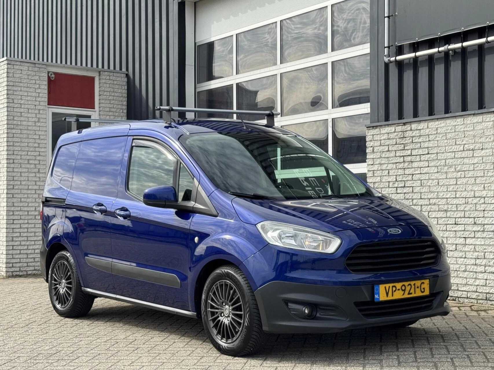 Hoofdafbeelding Ford Transit Courier