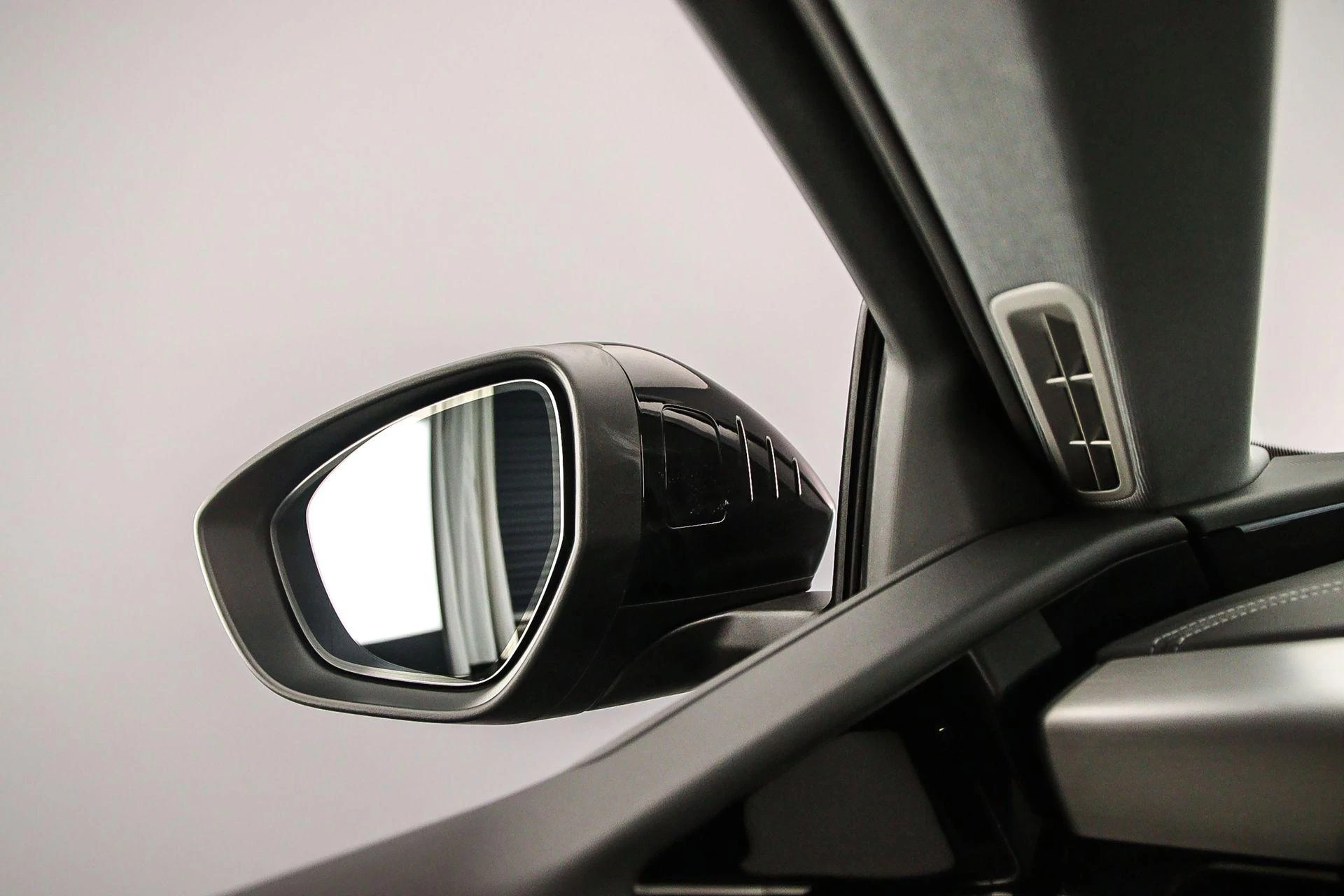 Hoofdafbeelding Audi A6 Avant e-tron