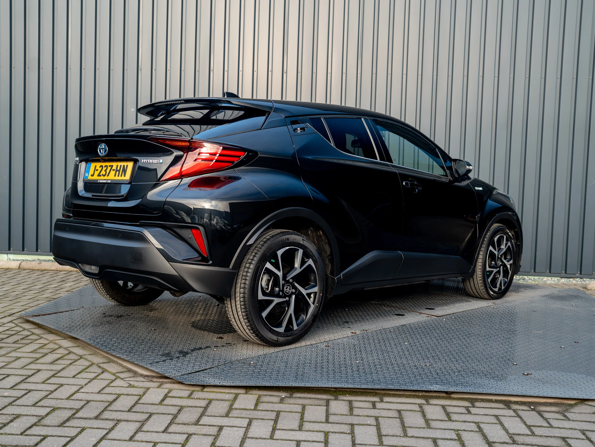Hoofdafbeelding Toyota C-HR