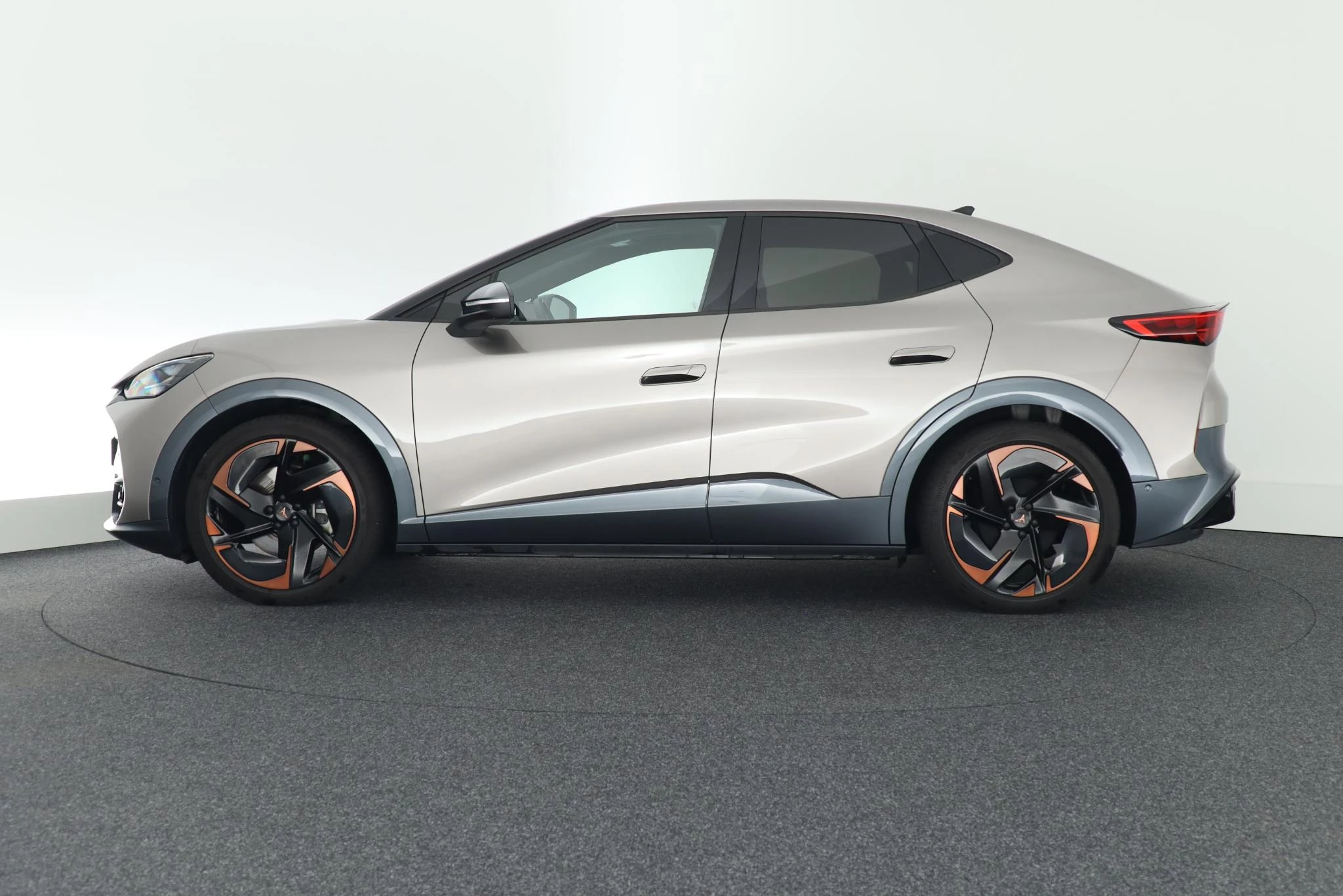 Hoofdafbeelding CUPRA Tavascan