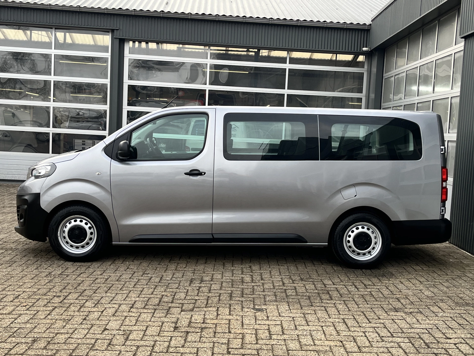 Hoofdafbeelding Peugeot Traveller