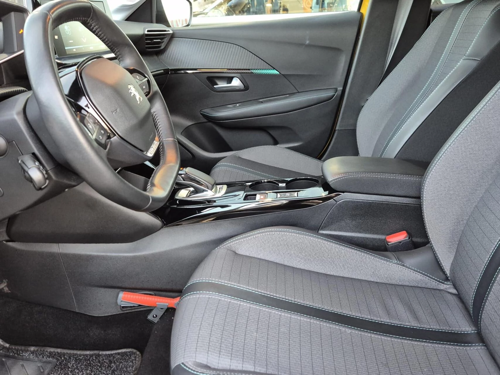 Hoofdafbeelding Peugeot e-208