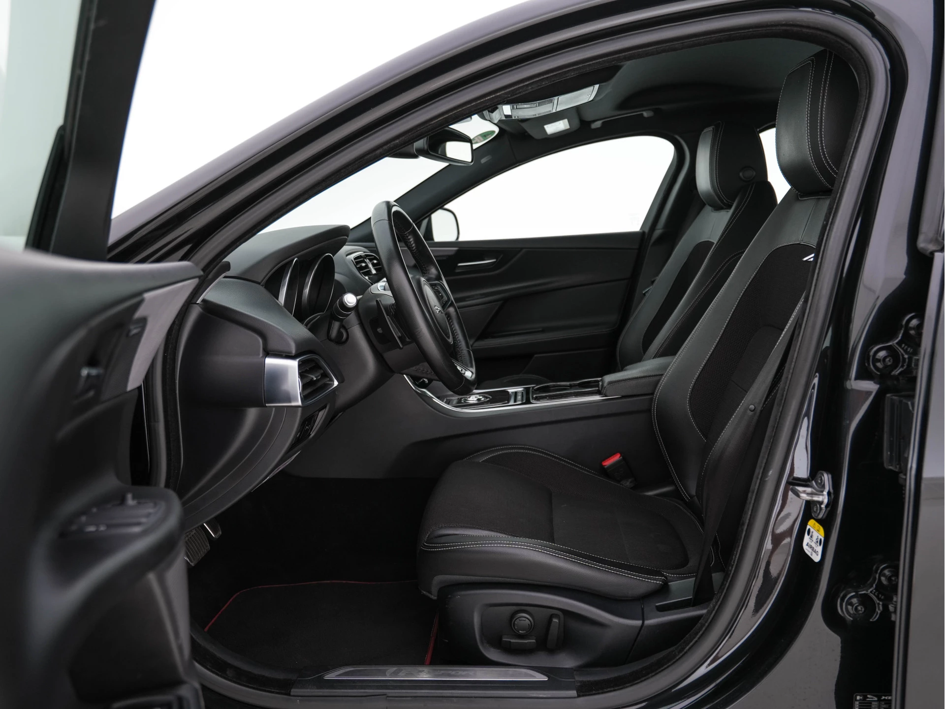 Hoofdafbeelding Jaguar XE