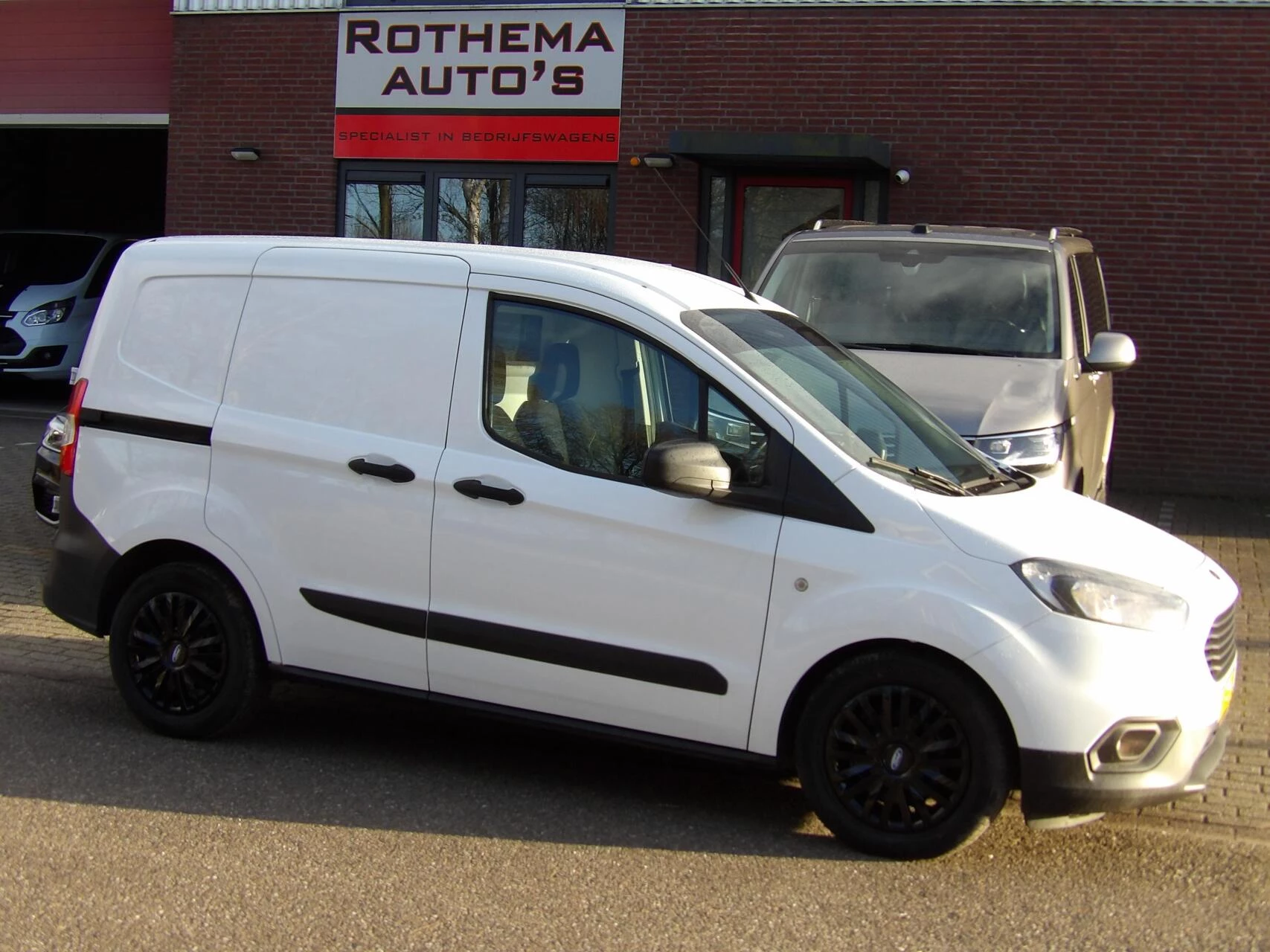 Hoofdafbeelding Ford Transit Courier