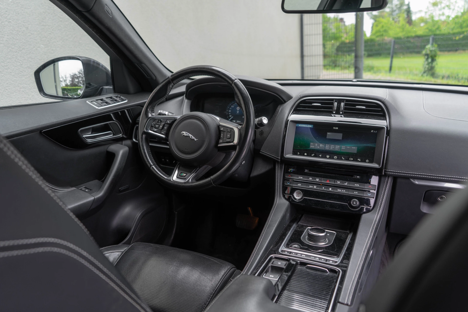 Hoofdafbeelding Jaguar F-PACE
