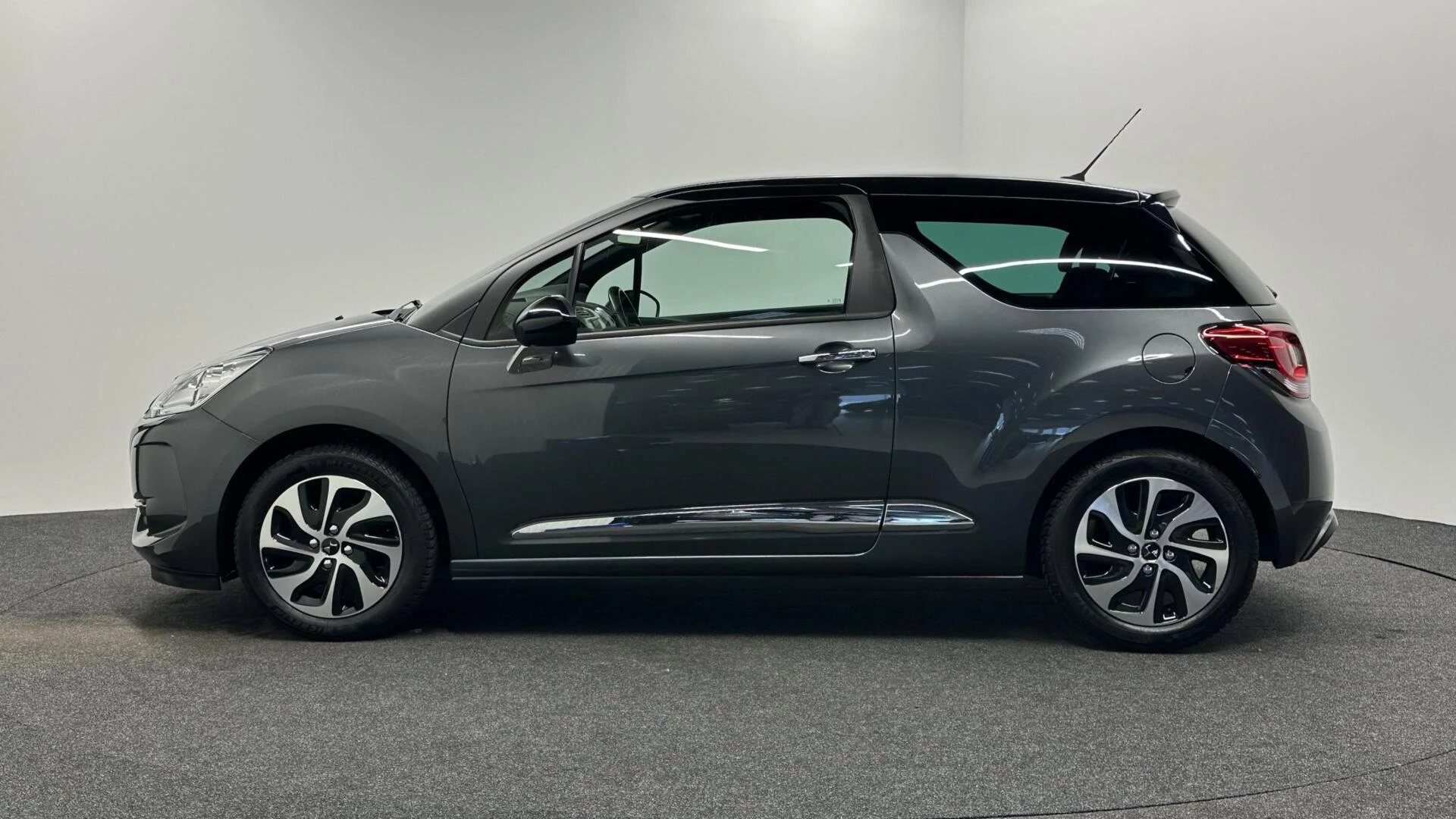 Hoofdafbeelding DS DS 3