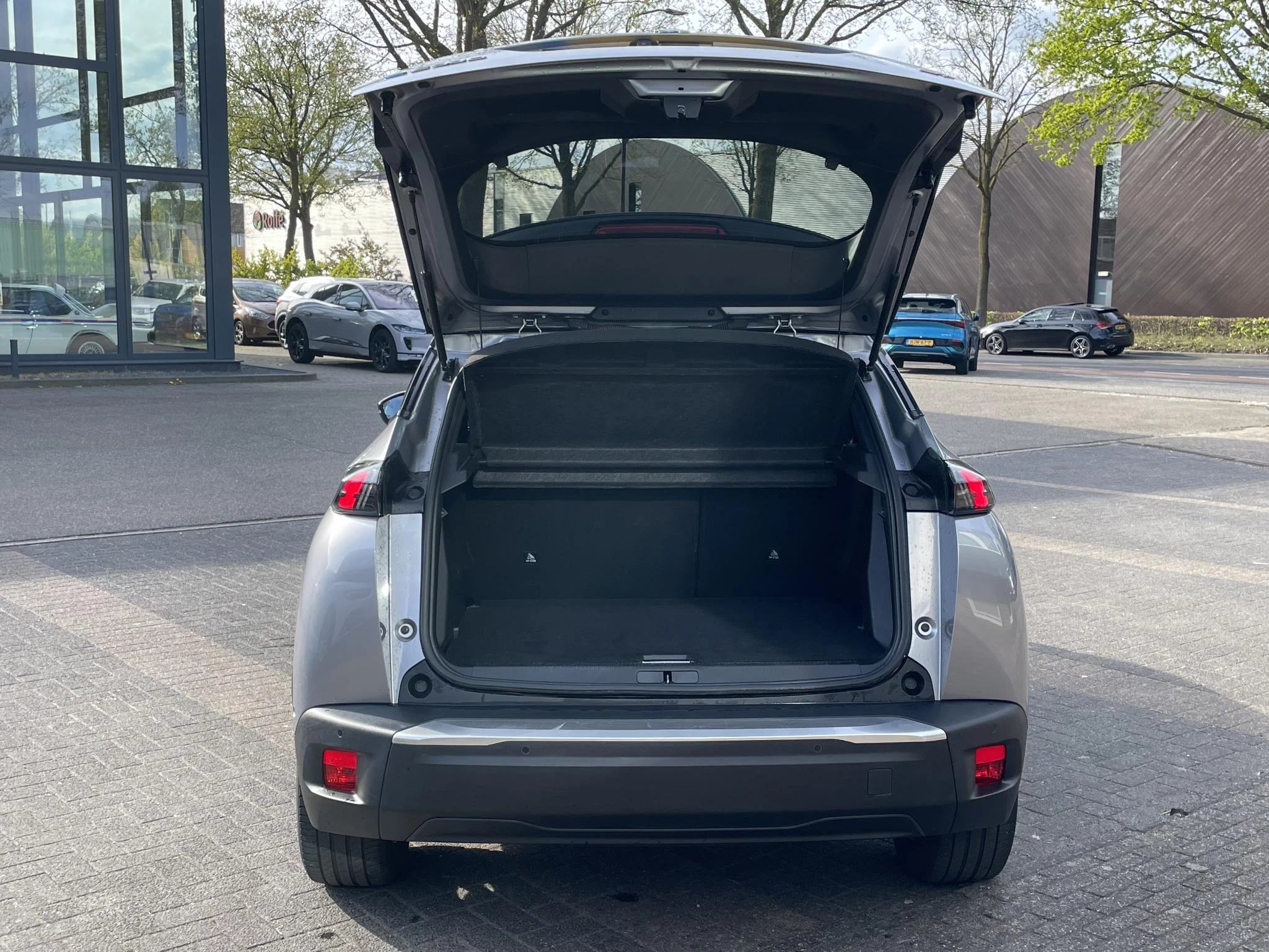 Hoofdafbeelding Peugeot e-2008