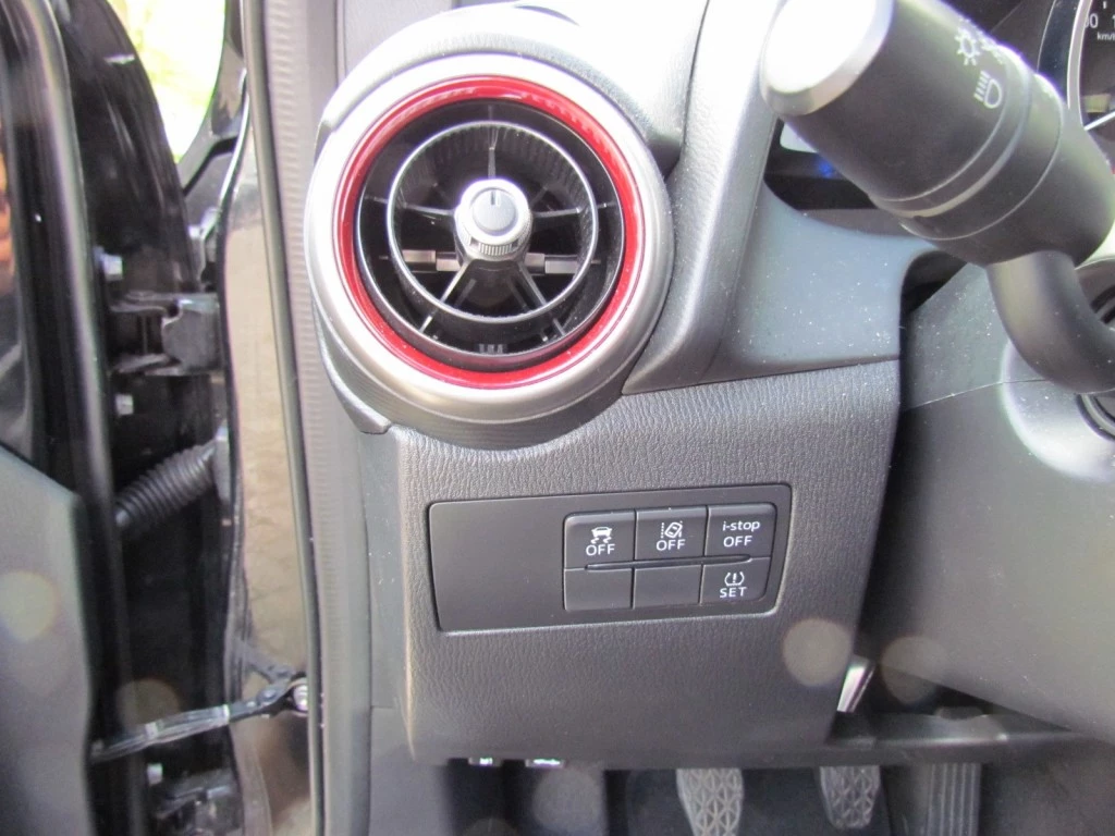Hoofdafbeelding Mazda 2