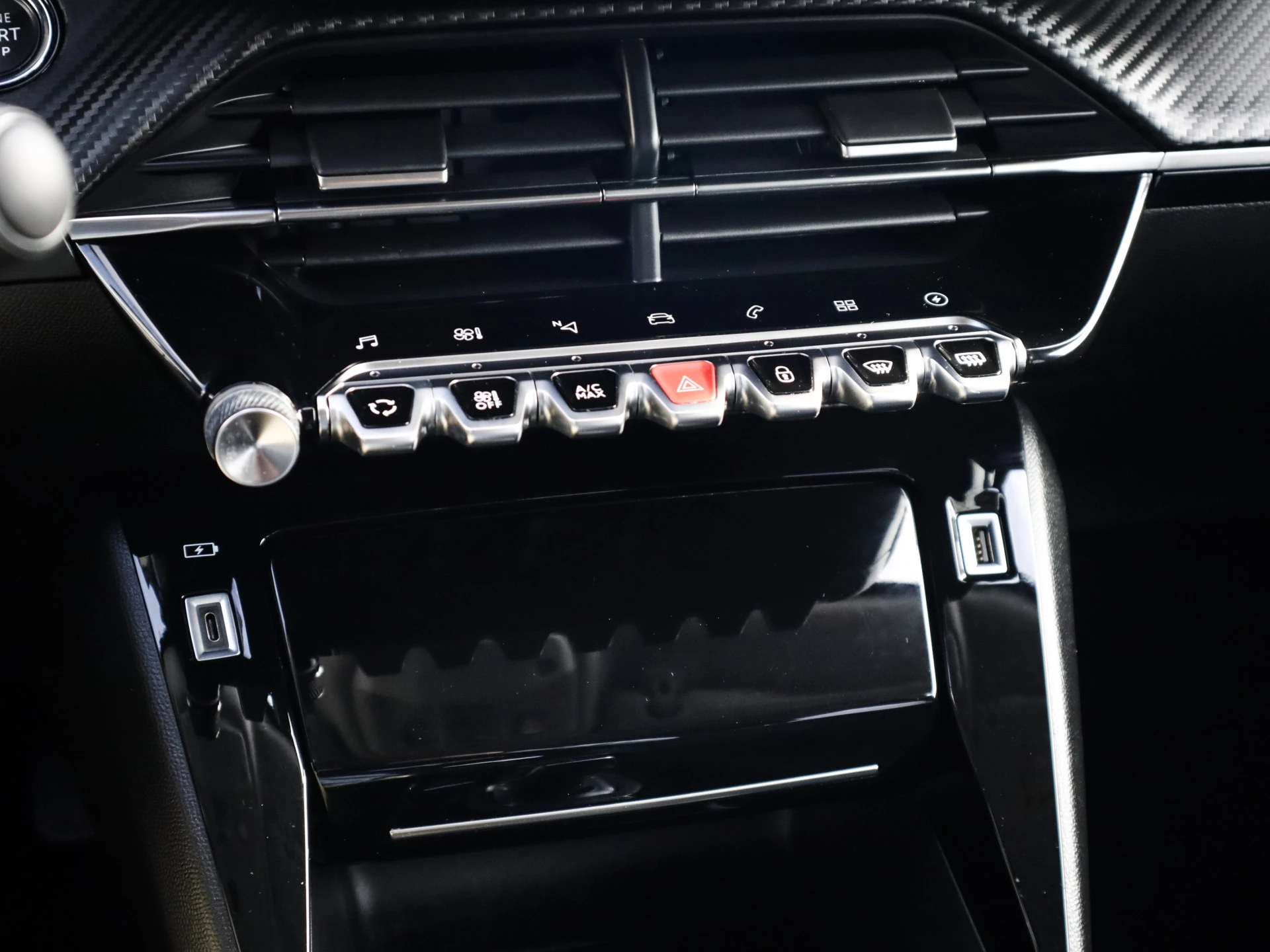 Hoofdafbeelding Peugeot e-2008