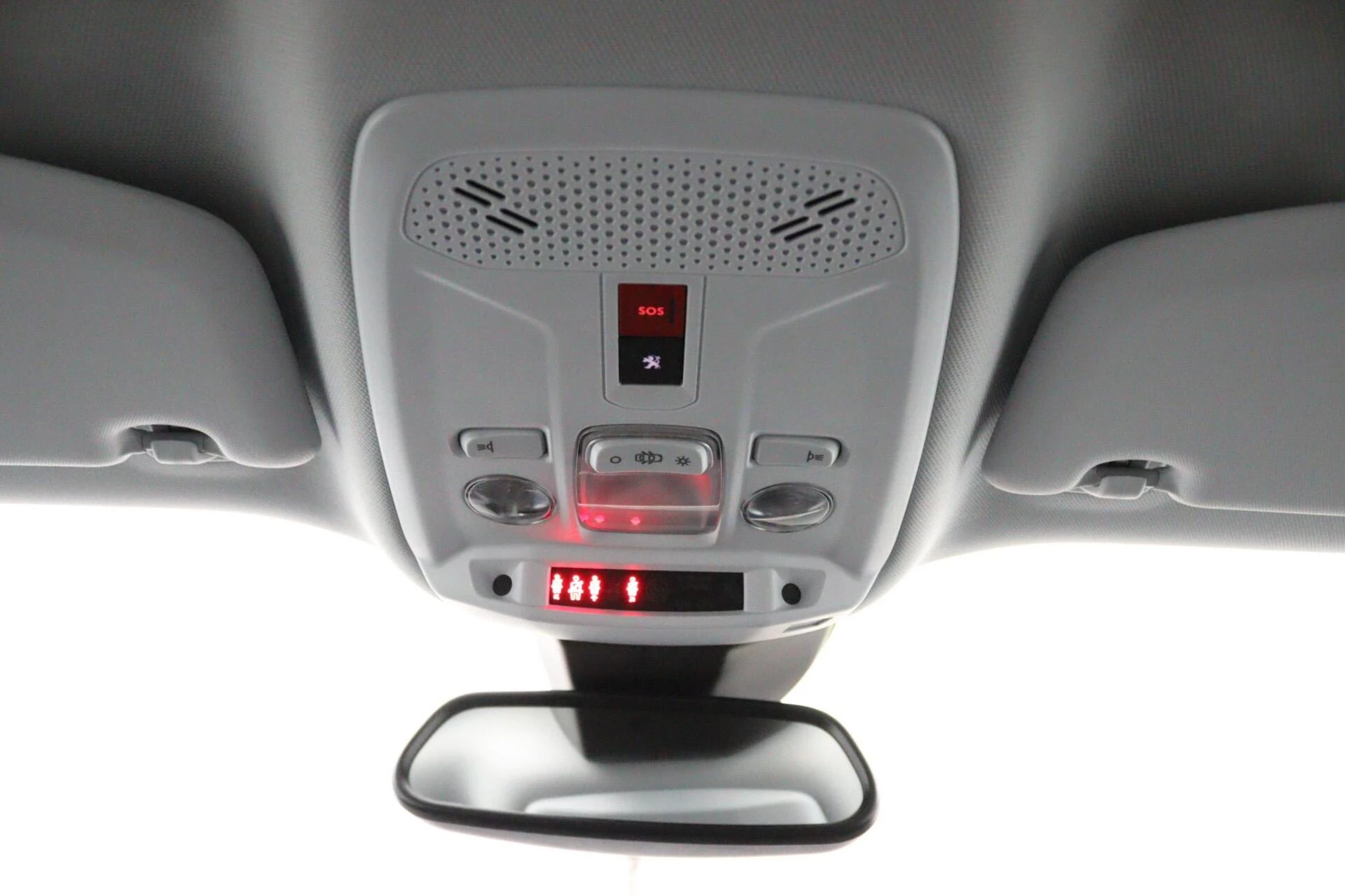 Hoofdafbeelding Peugeot e-2008