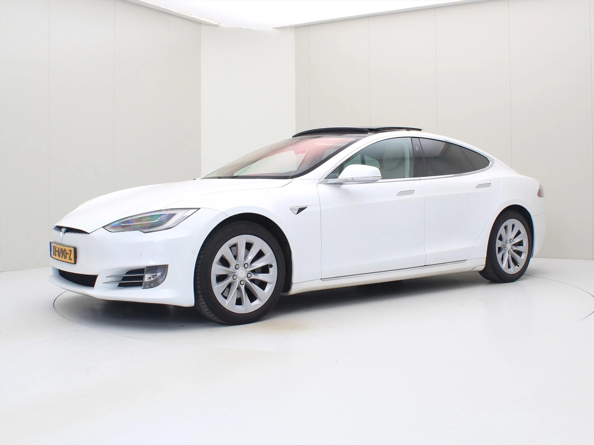 Hoofdafbeelding Tesla Model S