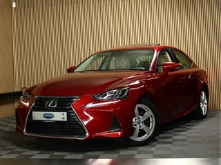 Lexus IS 300h Hybrid Business PANO MEMORY NAVI CRUISE STOEL+STUUR VW "18