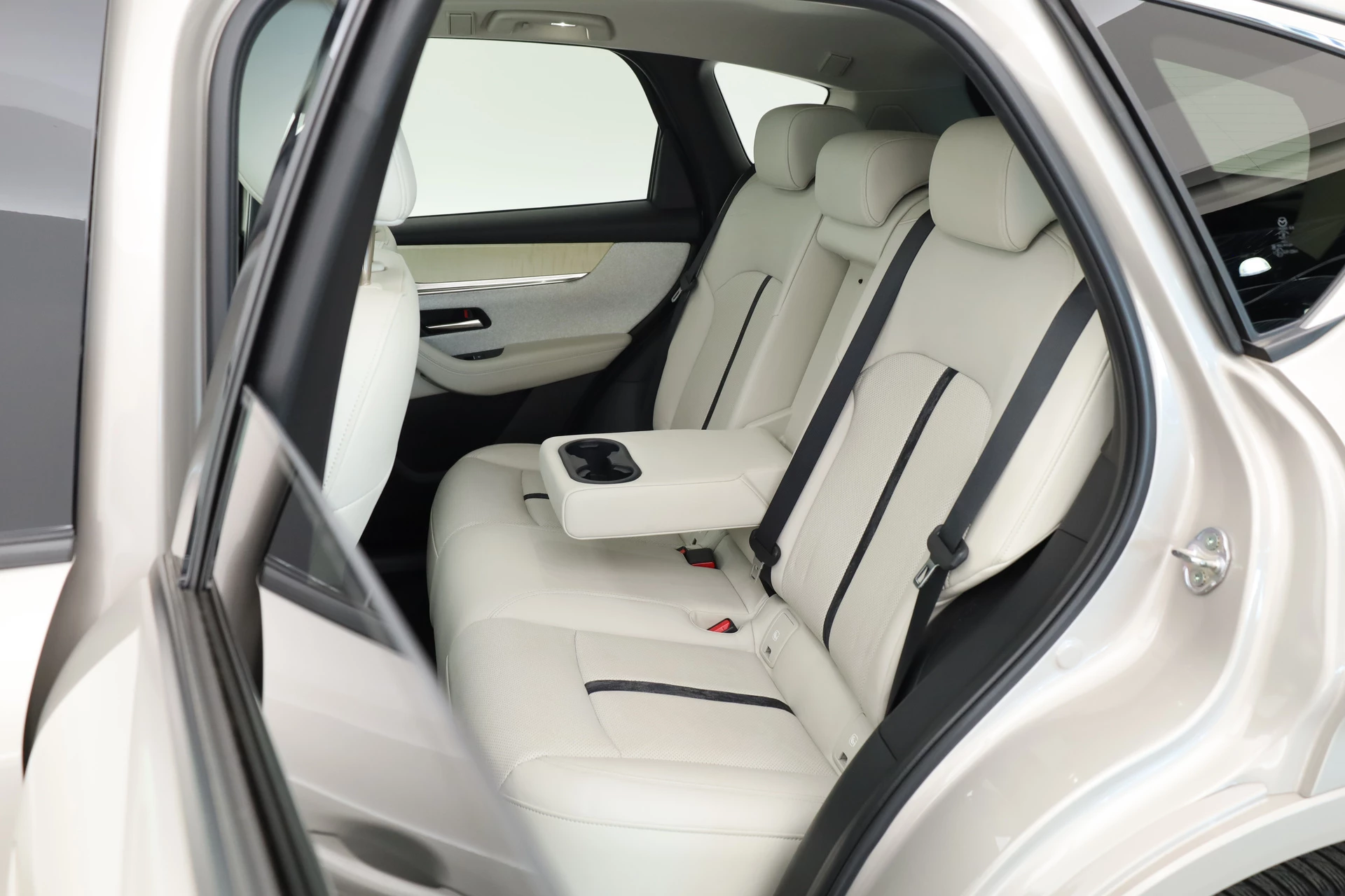 Hoofdafbeelding Mazda CX-60